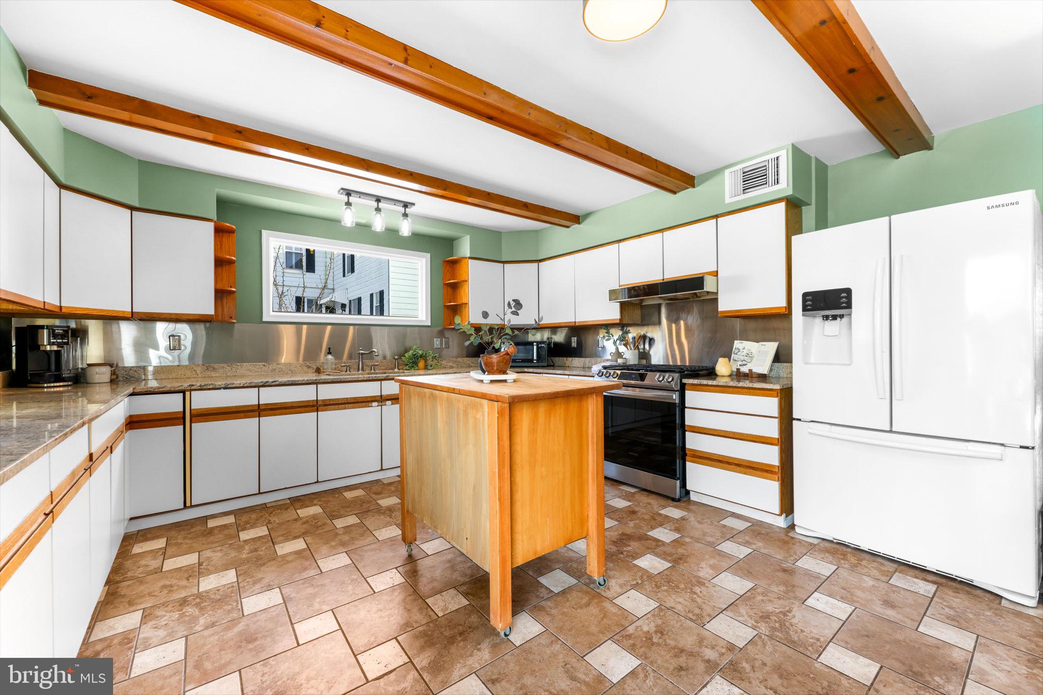 LUTHERVILLE - Residential