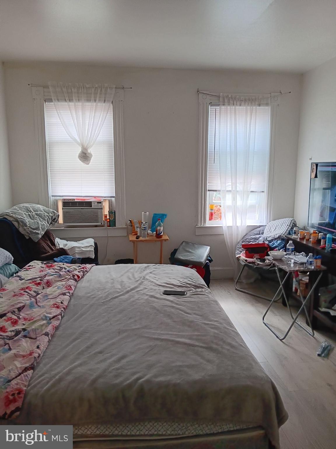 MILL HILL - Residential