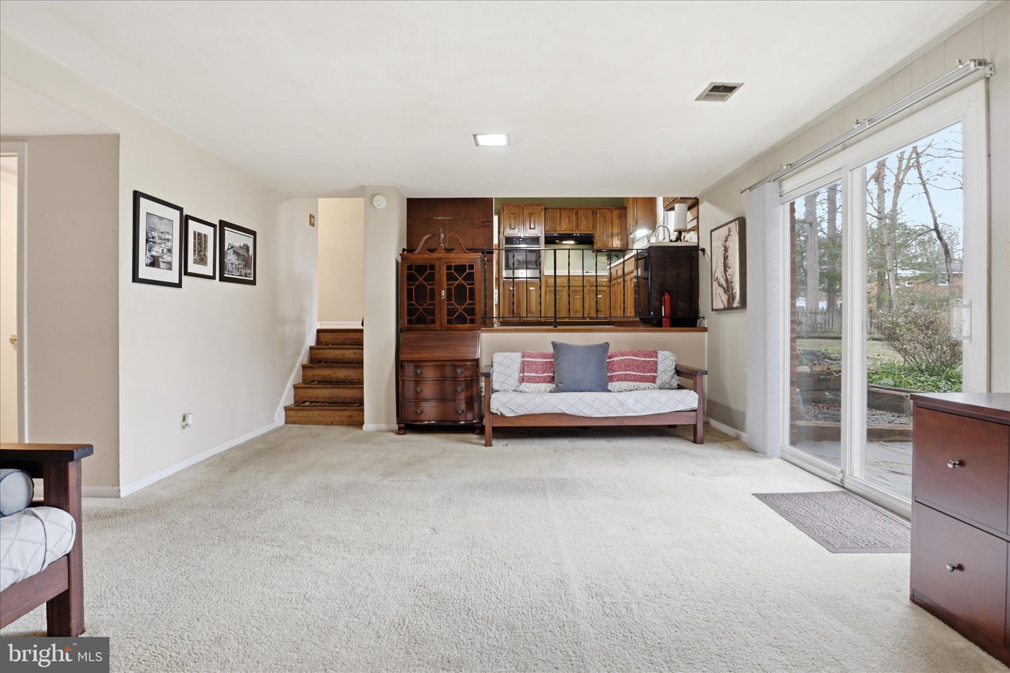 HILLMEADE MANOR - Residential