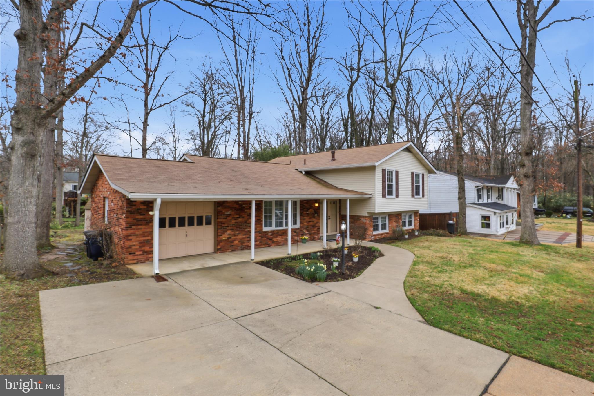 HILLMEADE MANOR - Residential