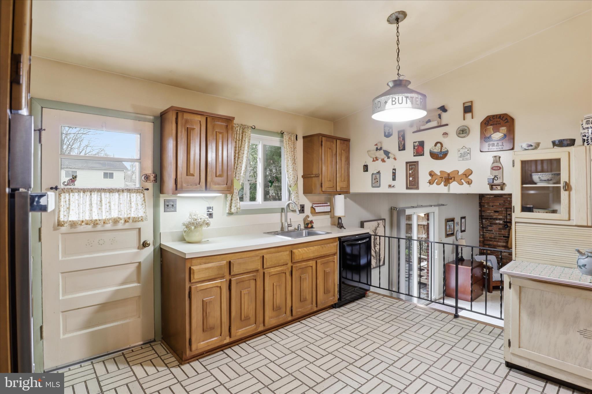 HILLMEADE MANOR - Residential