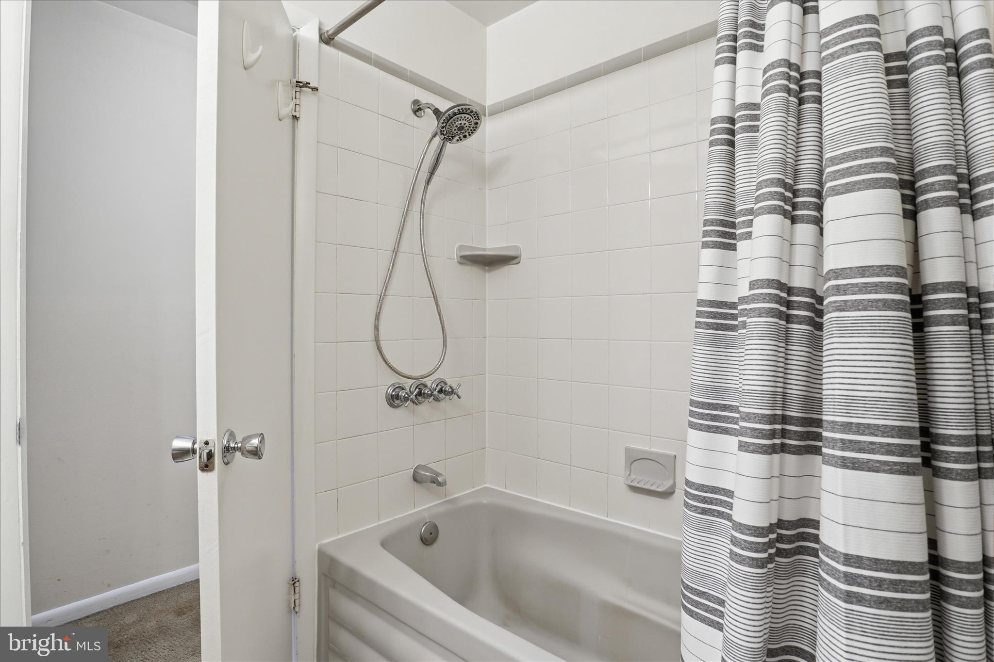 HILLMEADE MANOR - Residential