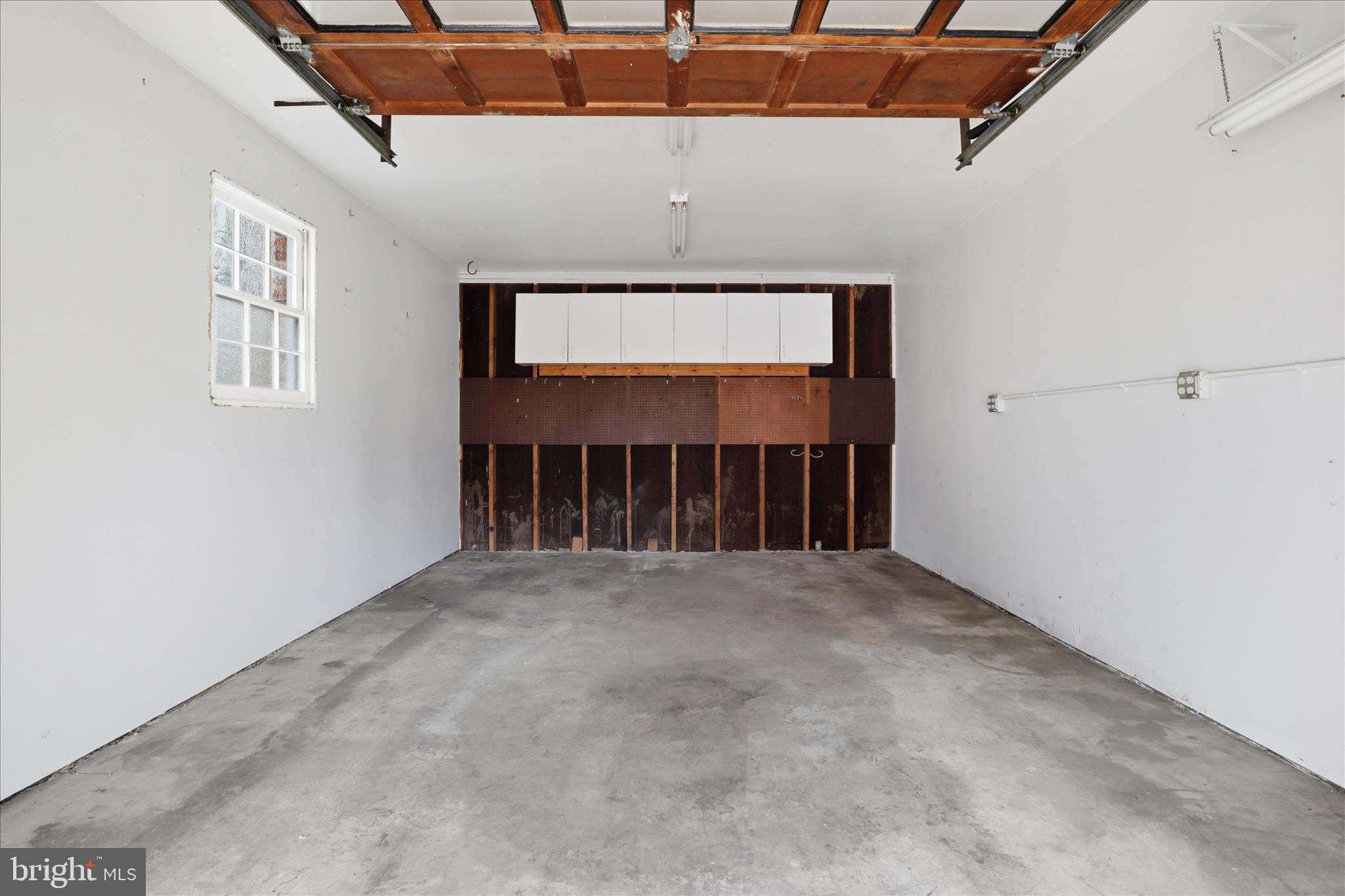 HILLMEADE MANOR - Residential