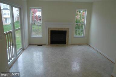 LAKELAND PLACE - Residential Lease