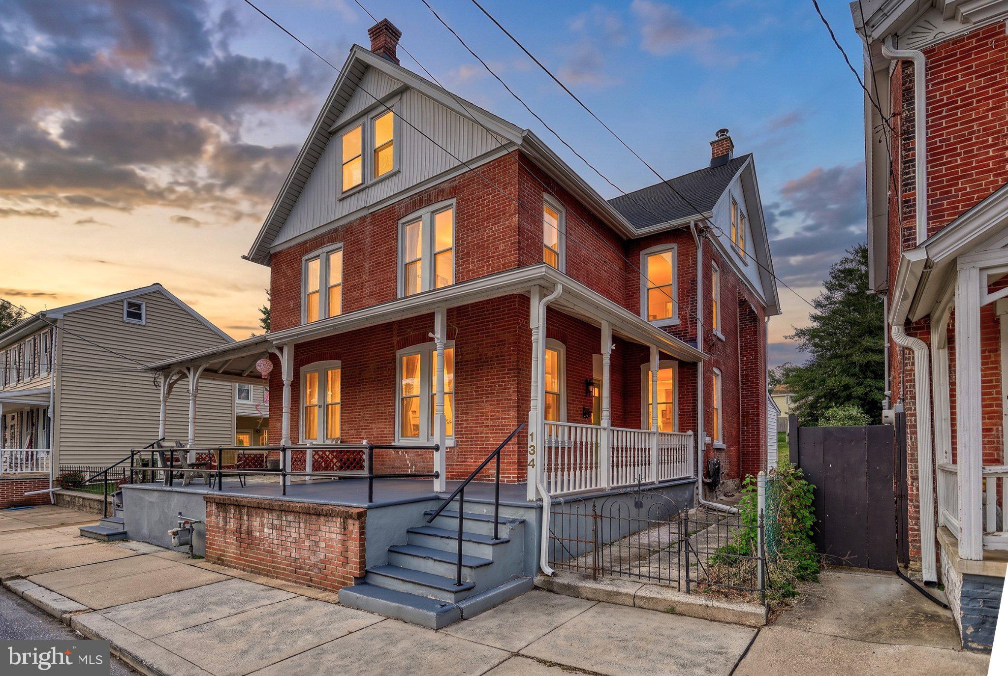 134 W WALNUT STREET