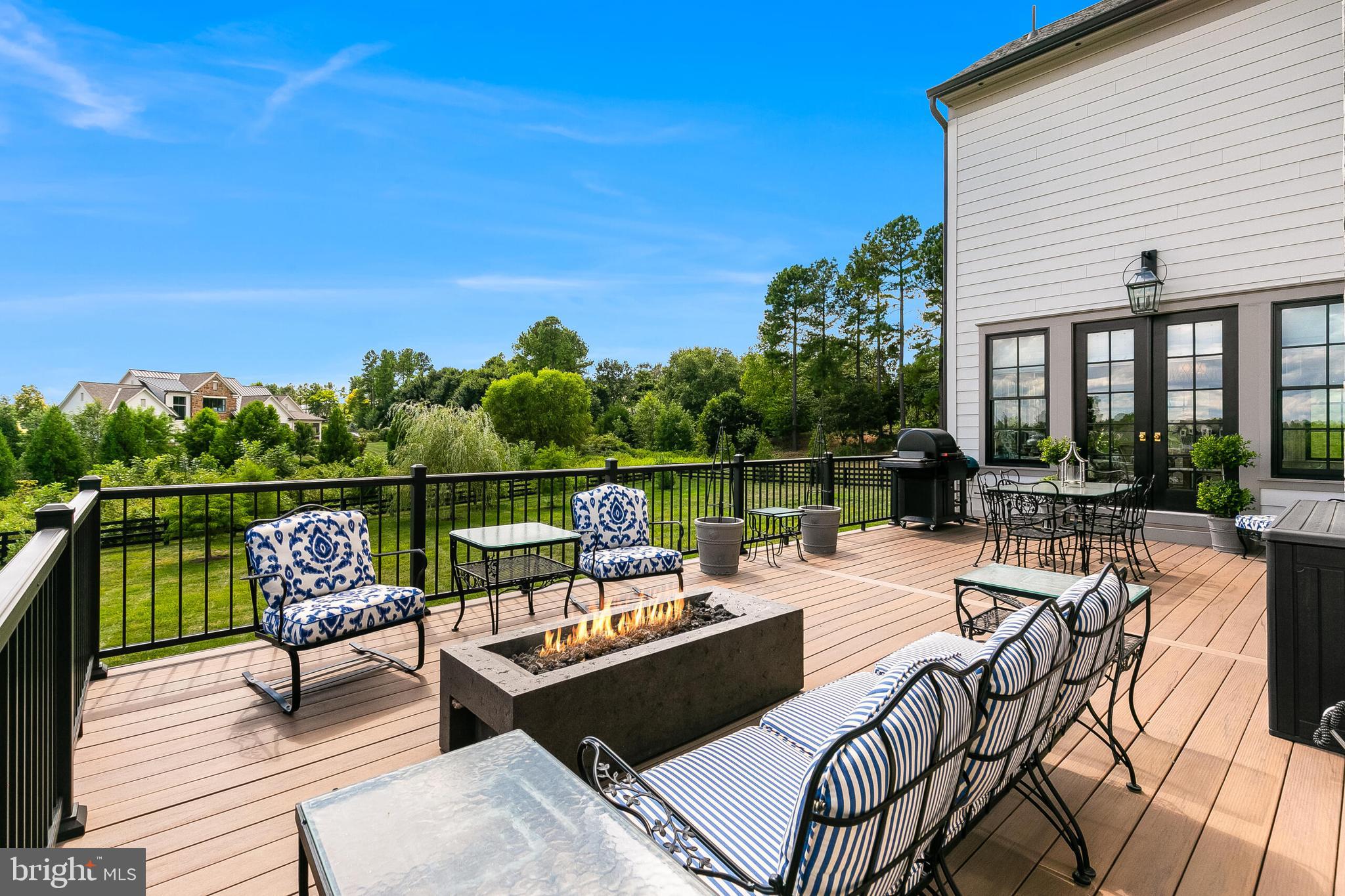 CREIGHTON FARMS - Residential