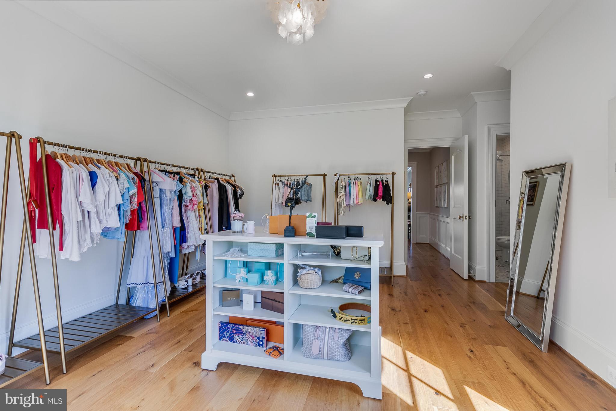 CREIGHTON FARMS - Residential