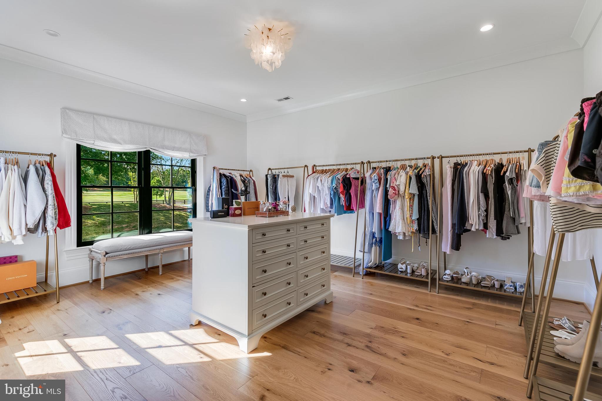 CREIGHTON FARMS - Residential