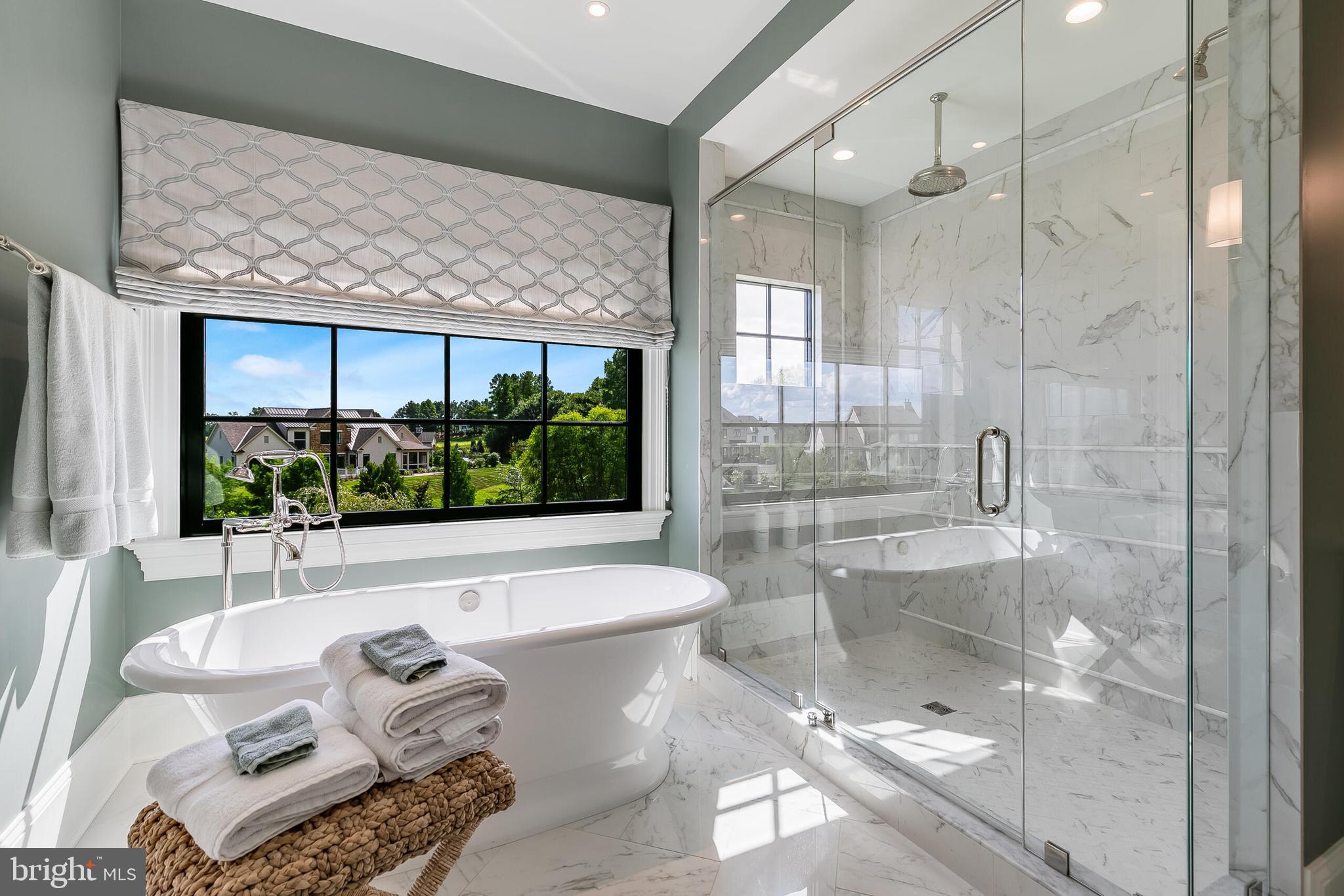 CREIGHTON FARMS - Residential