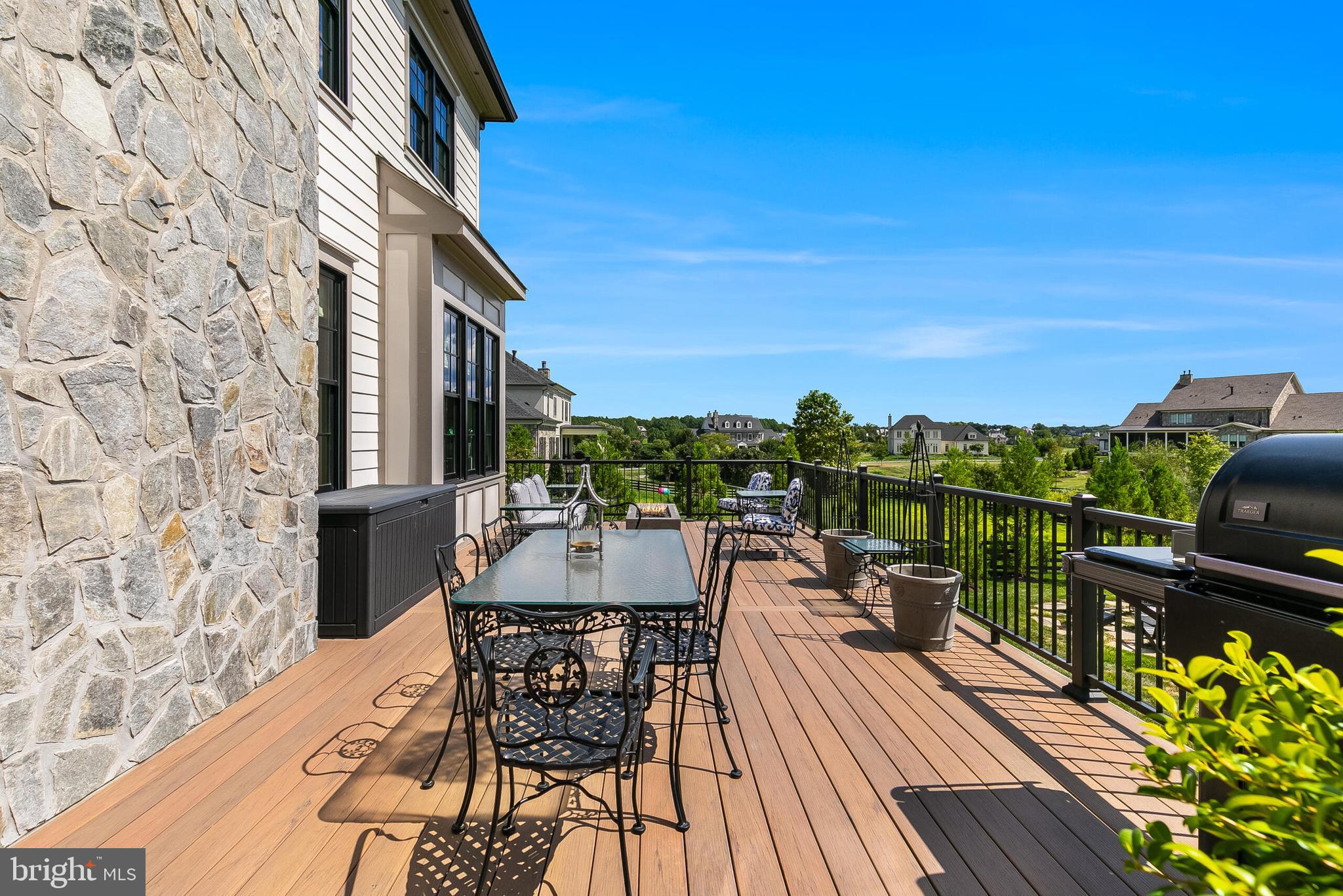 CREIGHTON FARMS - Residential