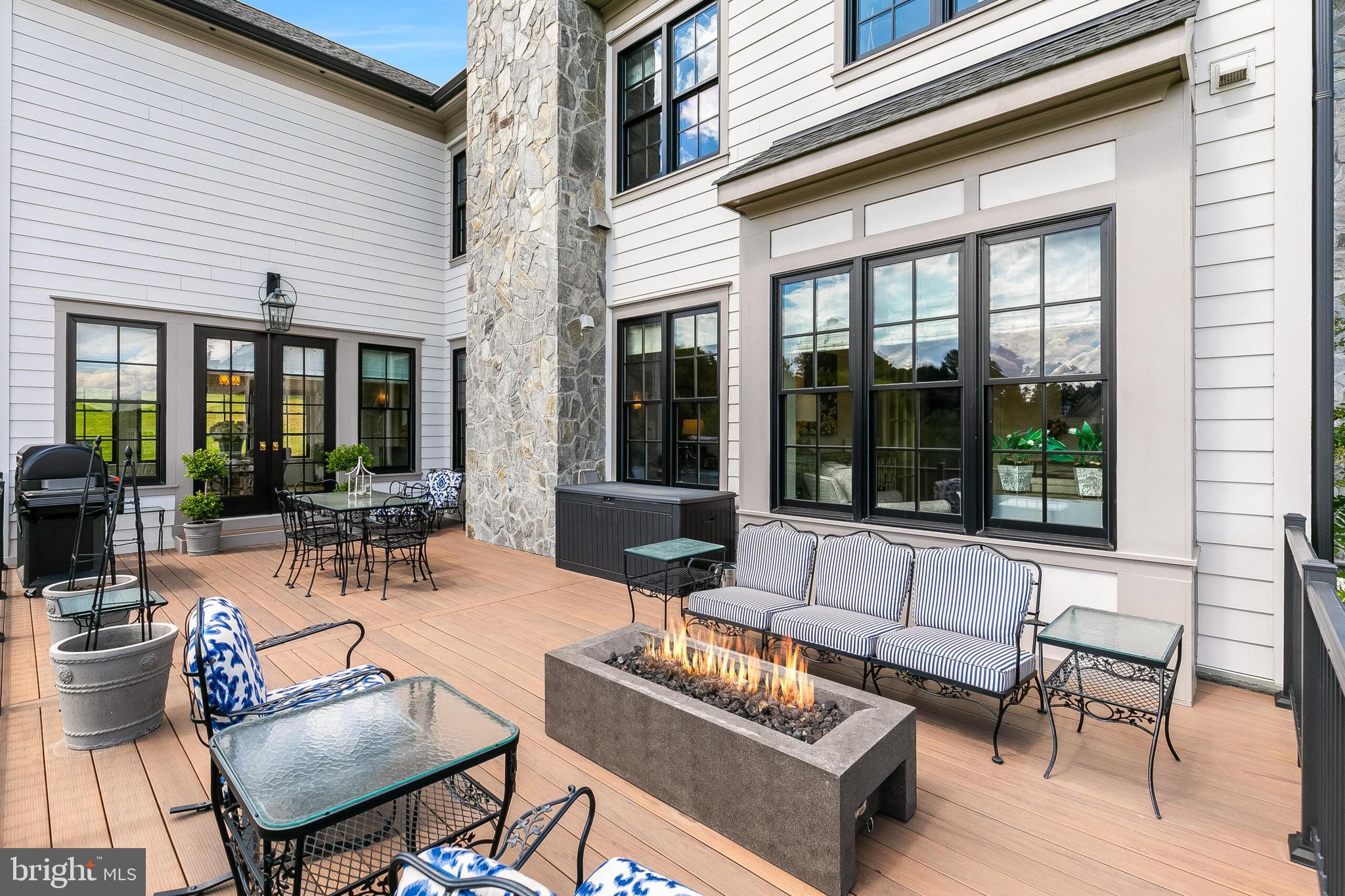 CREIGHTON FARMS - Residential