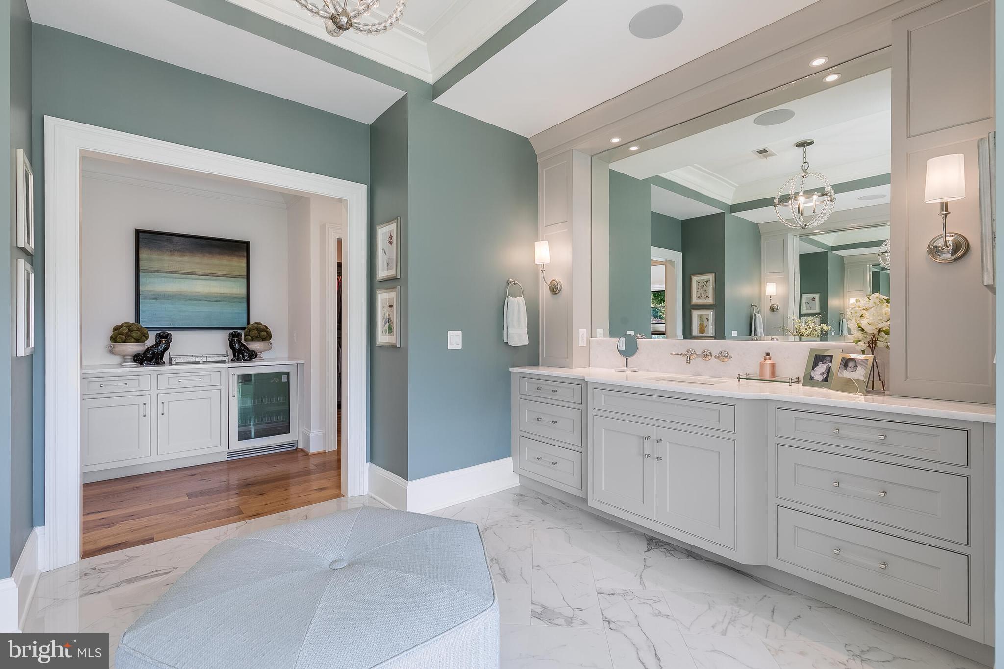 CREIGHTON FARMS - Residential