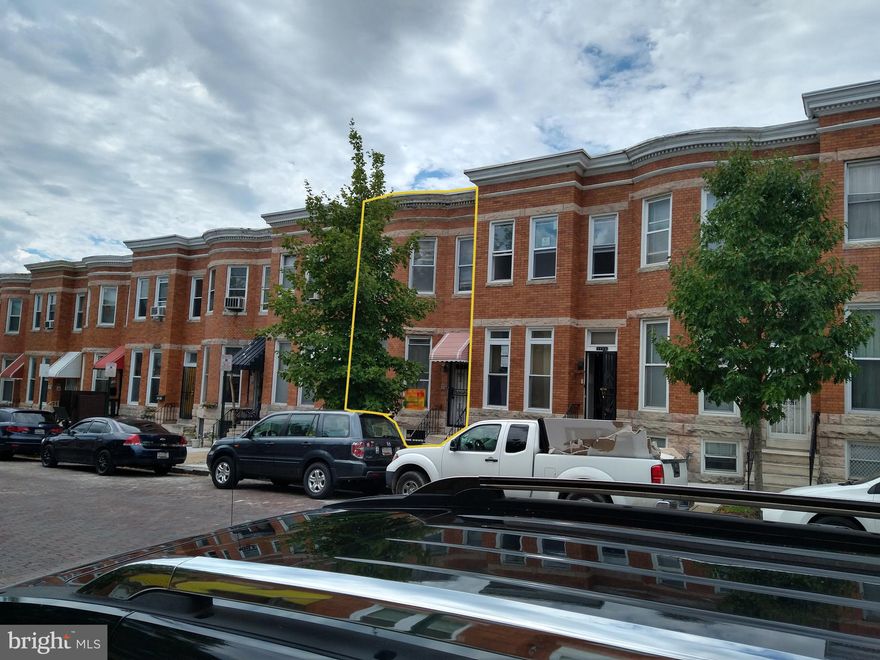 ONLINE AUCTION: Bidding begins 9/4/2023 @ 10:00 AM. Bidding ends 9/6/2023 @ 7:10 PM. List Price is Suggested Opening Bid. Deposit: $5,000.
This 2-story townhouse is situated in the Easterwood area. It's conveniently close to Easterwood Park, Coppin State University, and Mondawmin Mall, providing opportunities for recreation, education, and shopping. Commuting is simple with easy access to major traffic arteries such as W North Ave and Route 1 (N Monroe St.). The property is believed to be vacant.