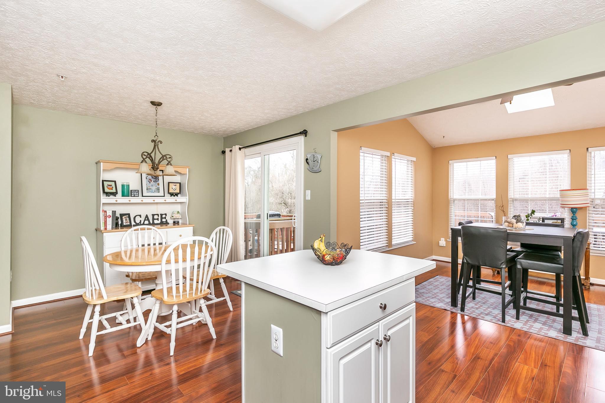 CONSTANT FRIENDSHIP - Residential