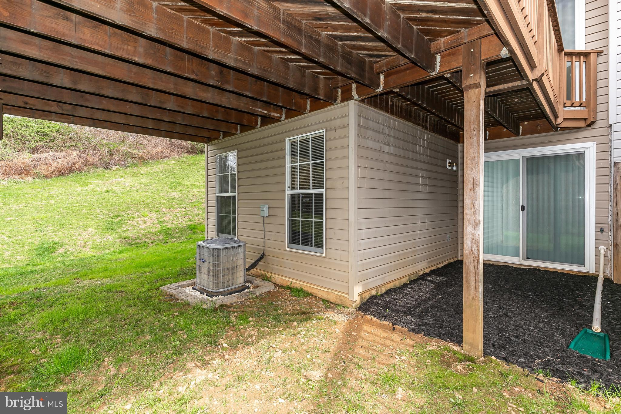 CONSTANT FRIENDSHIP - Residential