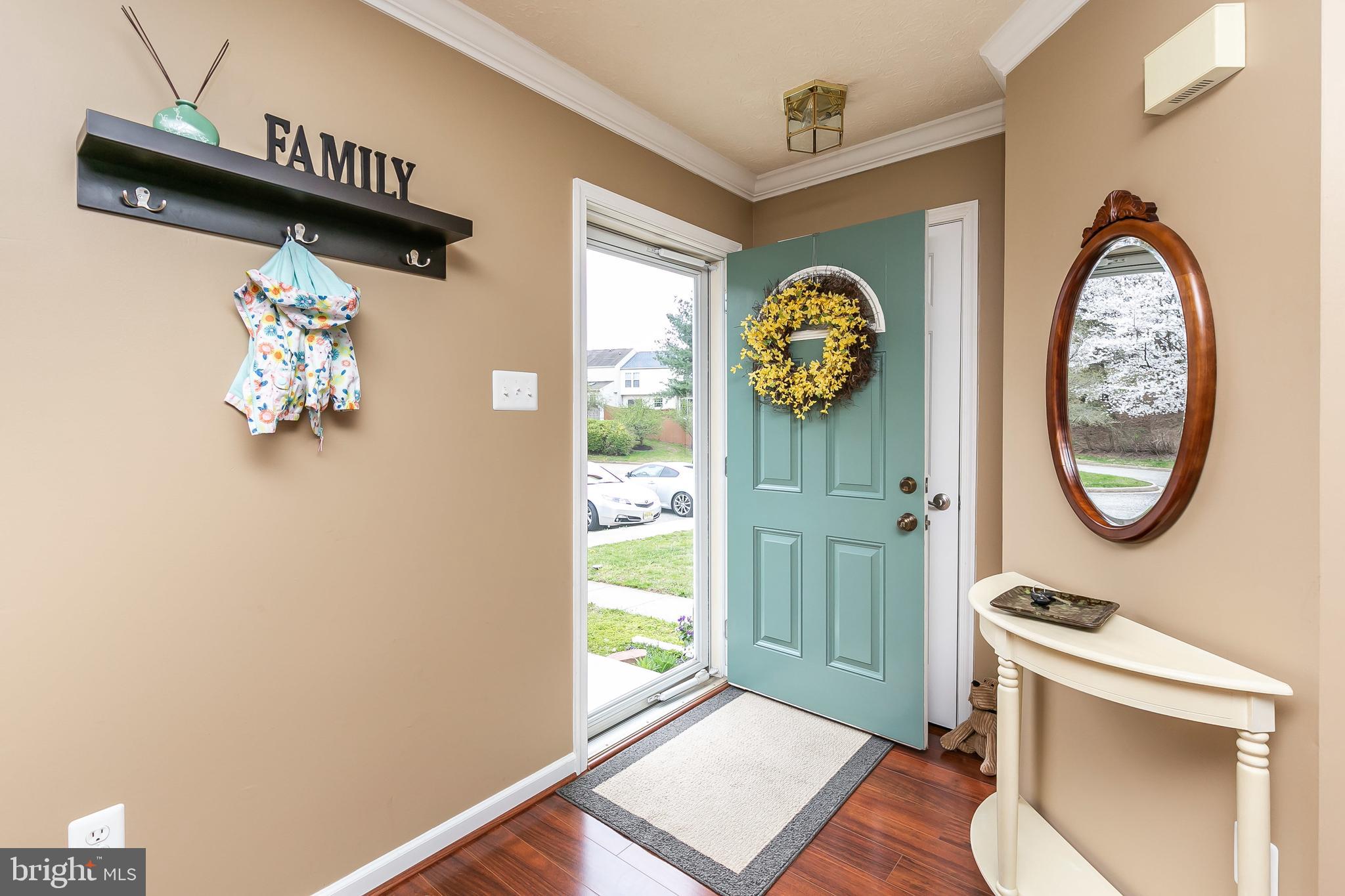 CONSTANT FRIENDSHIP - Residential