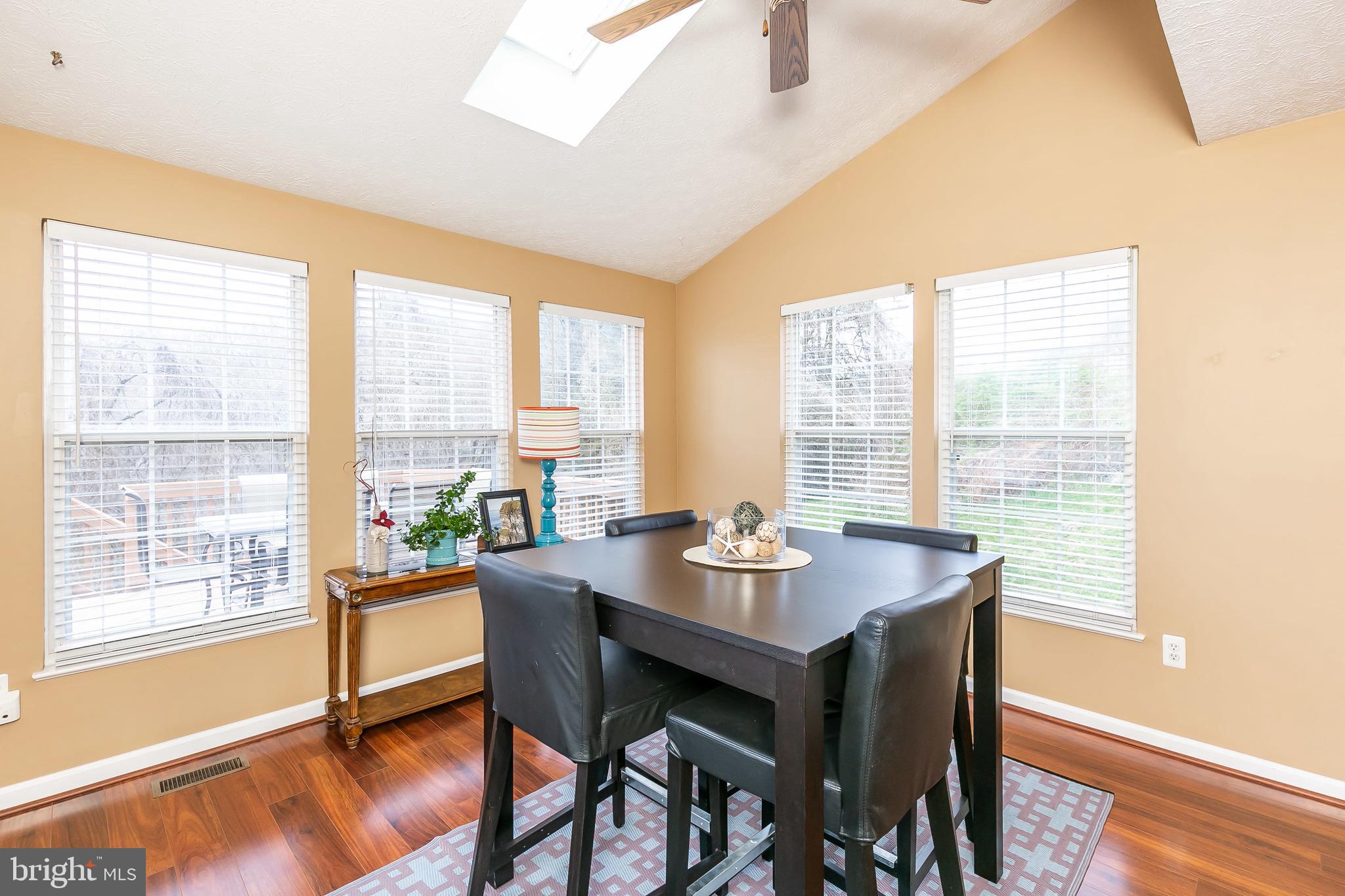 CONSTANT FRIENDSHIP - Residential