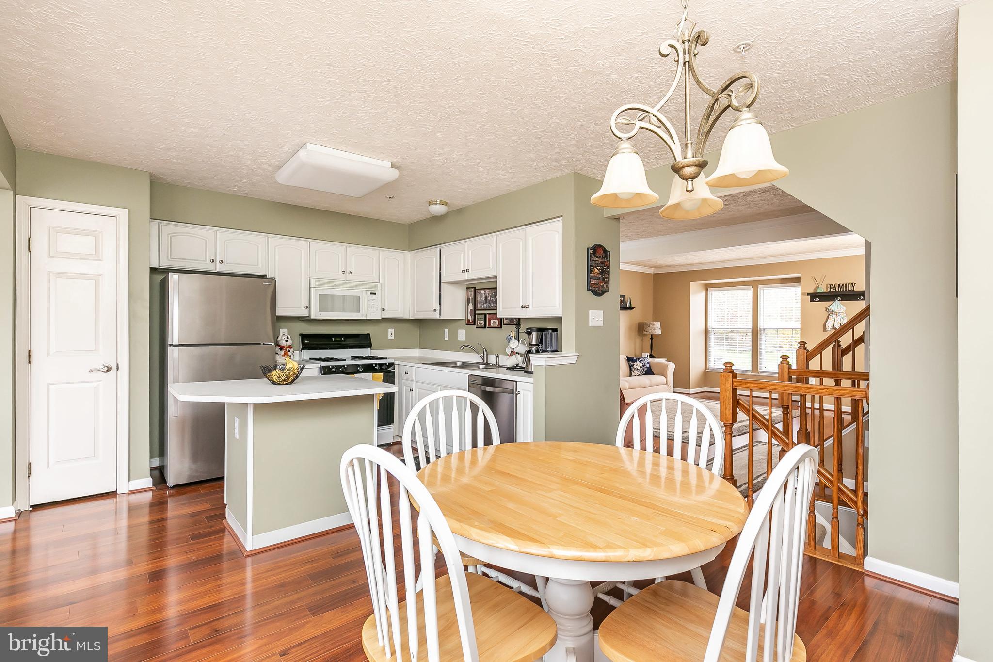 CONSTANT FRIENDSHIP - Residential