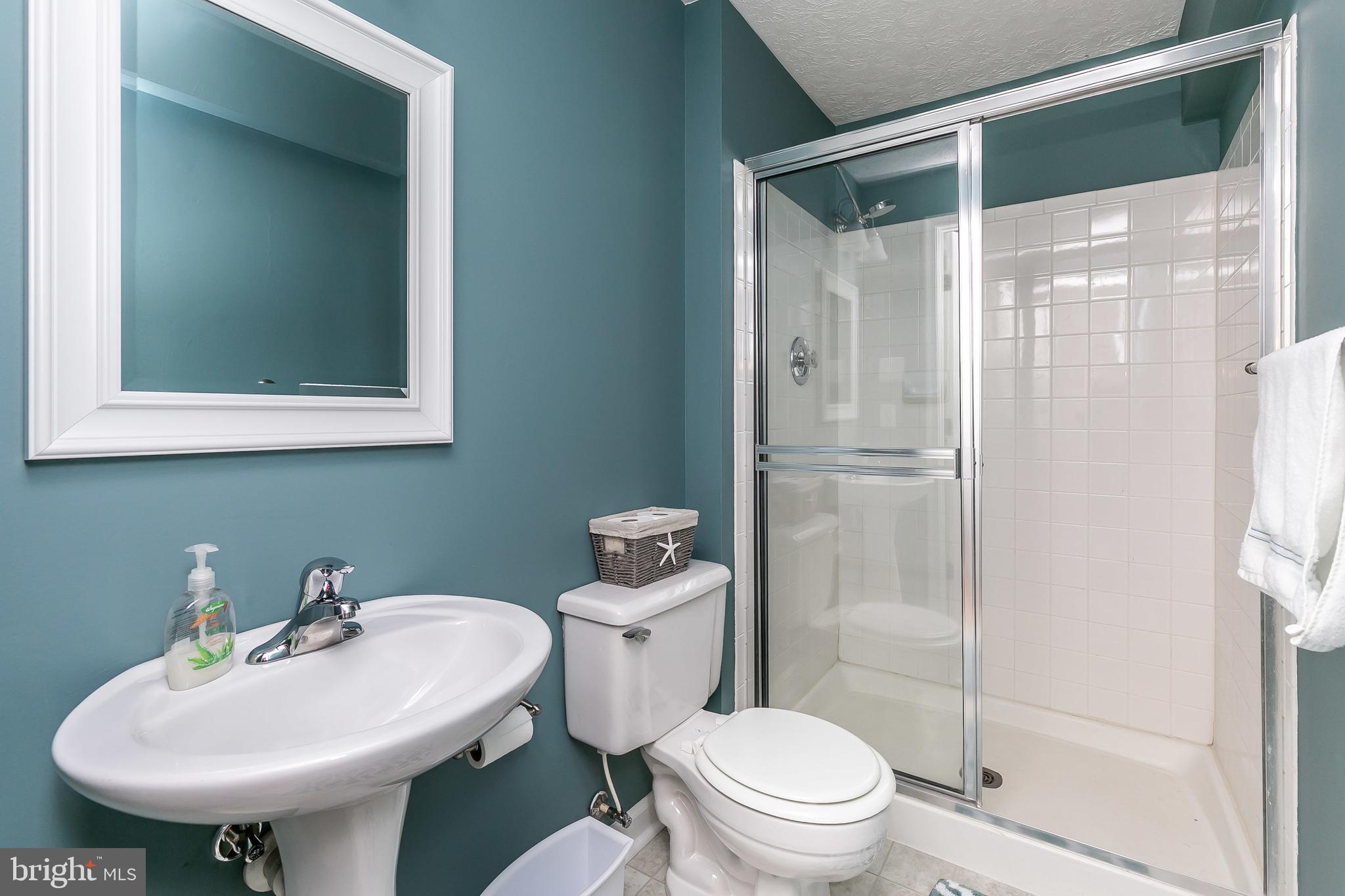 CONSTANT FRIENDSHIP - Residential