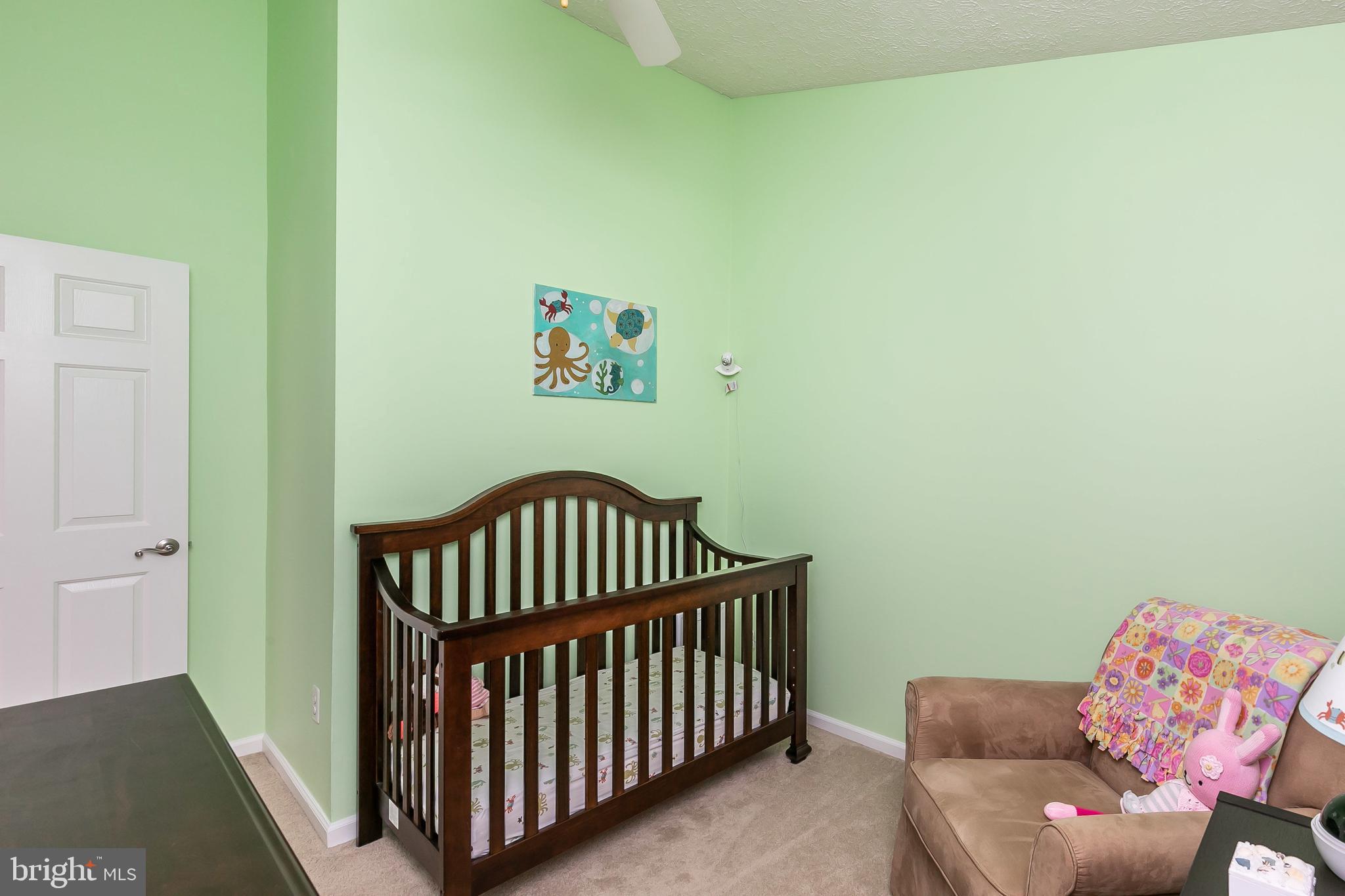 CONSTANT FRIENDSHIP - Residential