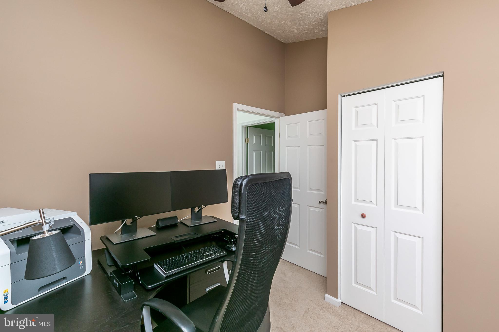 CONSTANT FRIENDSHIP - Residential