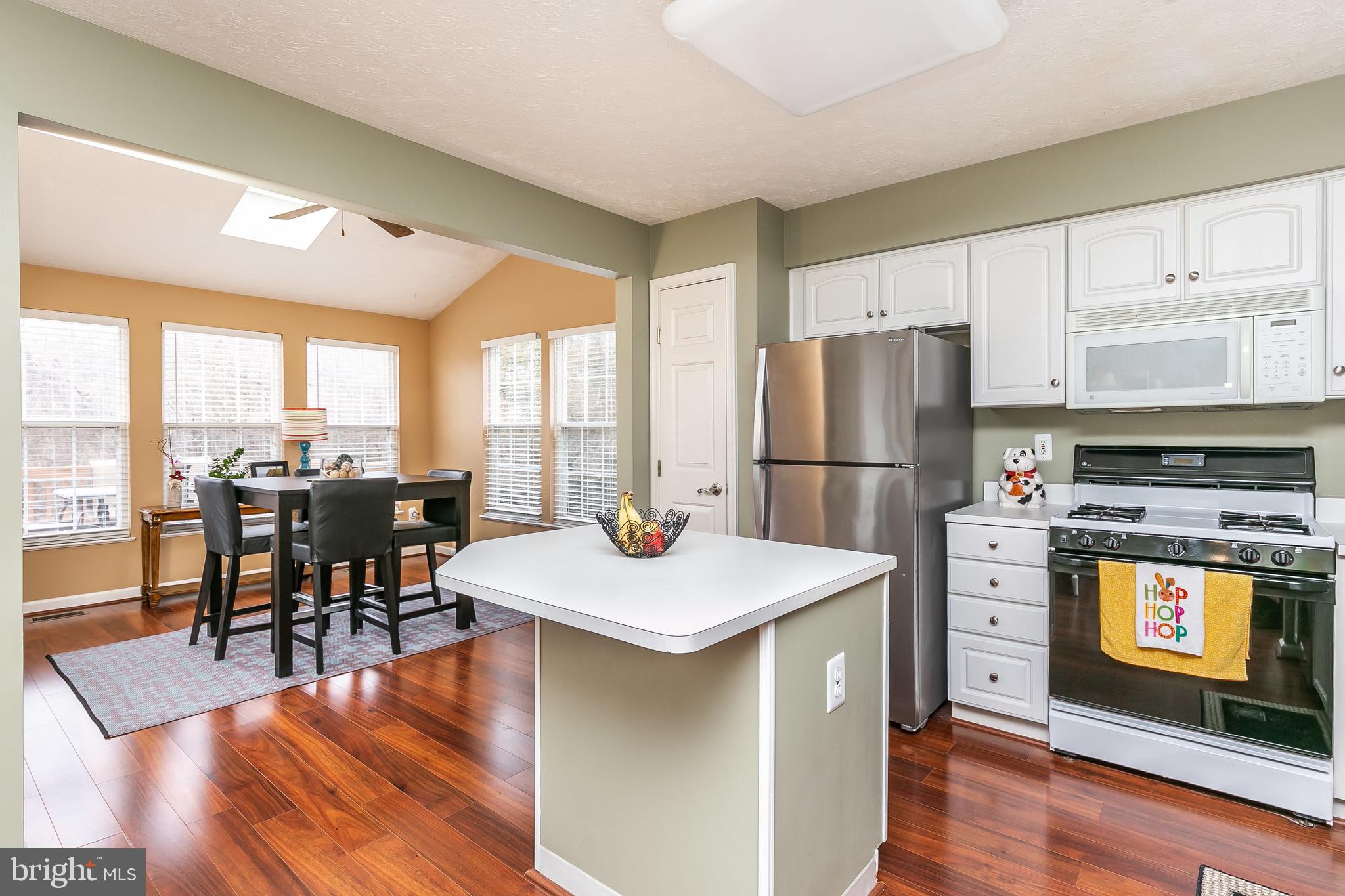 CONSTANT FRIENDSHIP - Residential