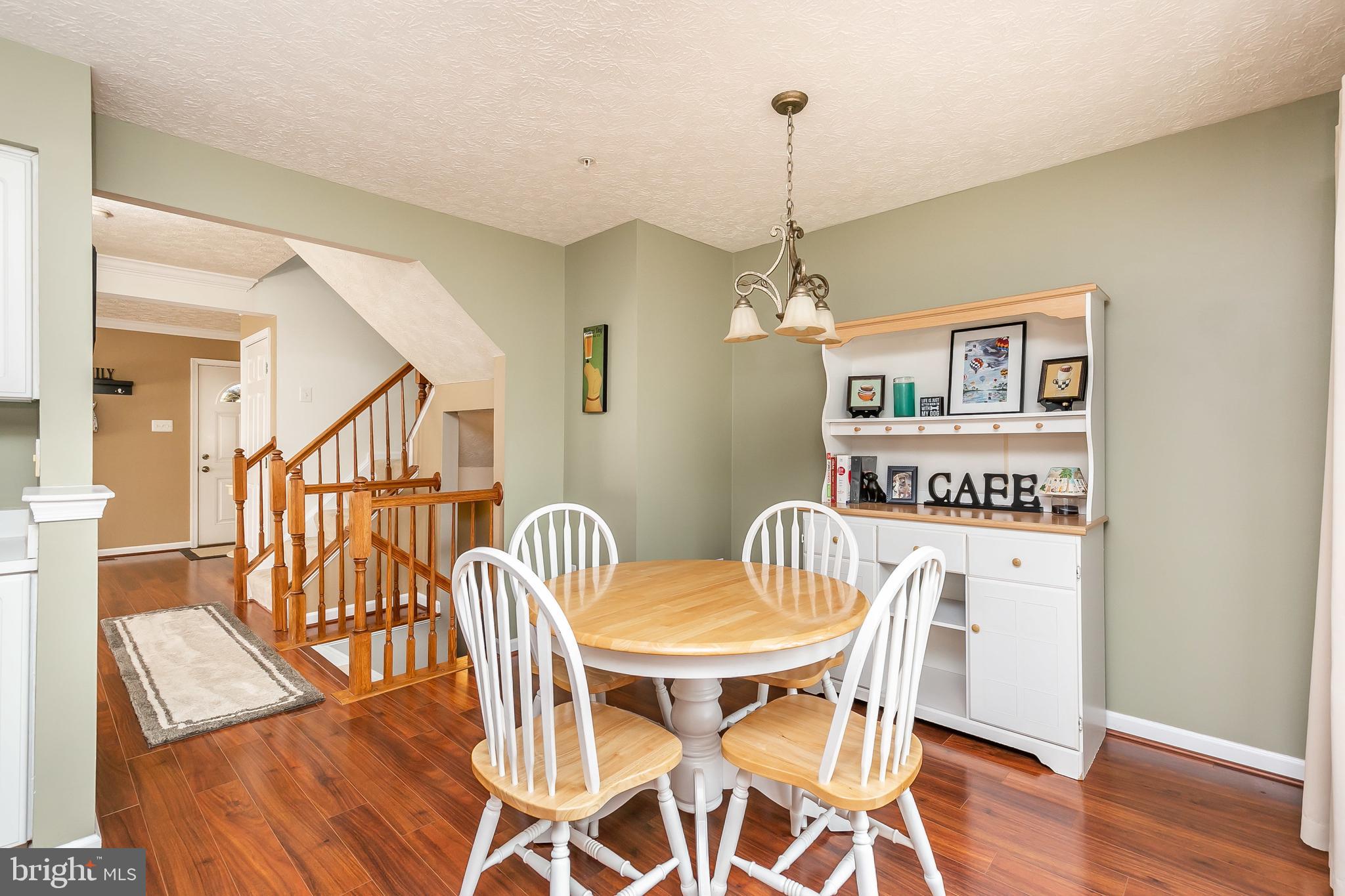 CONSTANT FRIENDSHIP - Residential