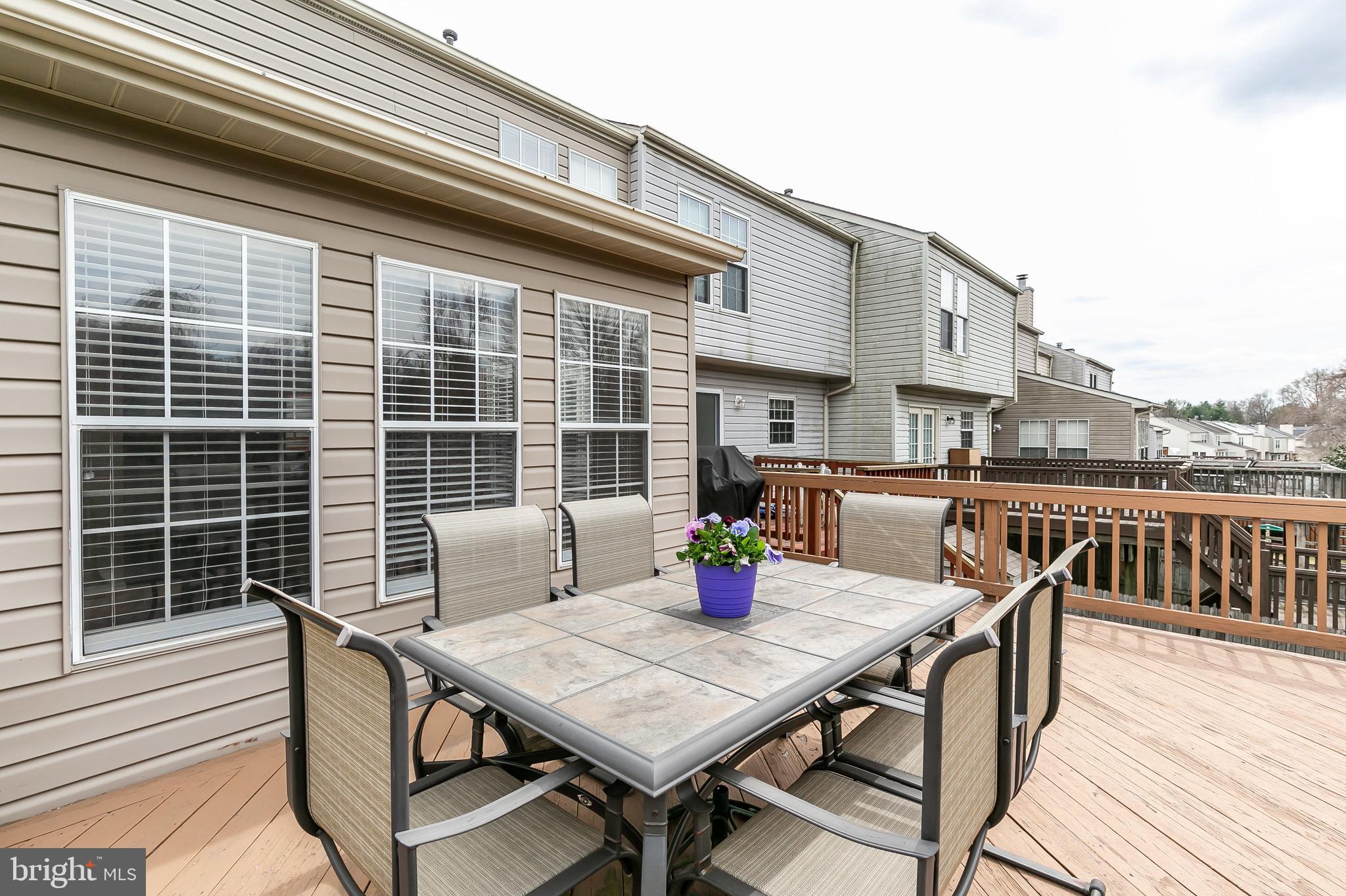 CONSTANT FRIENDSHIP - Residential