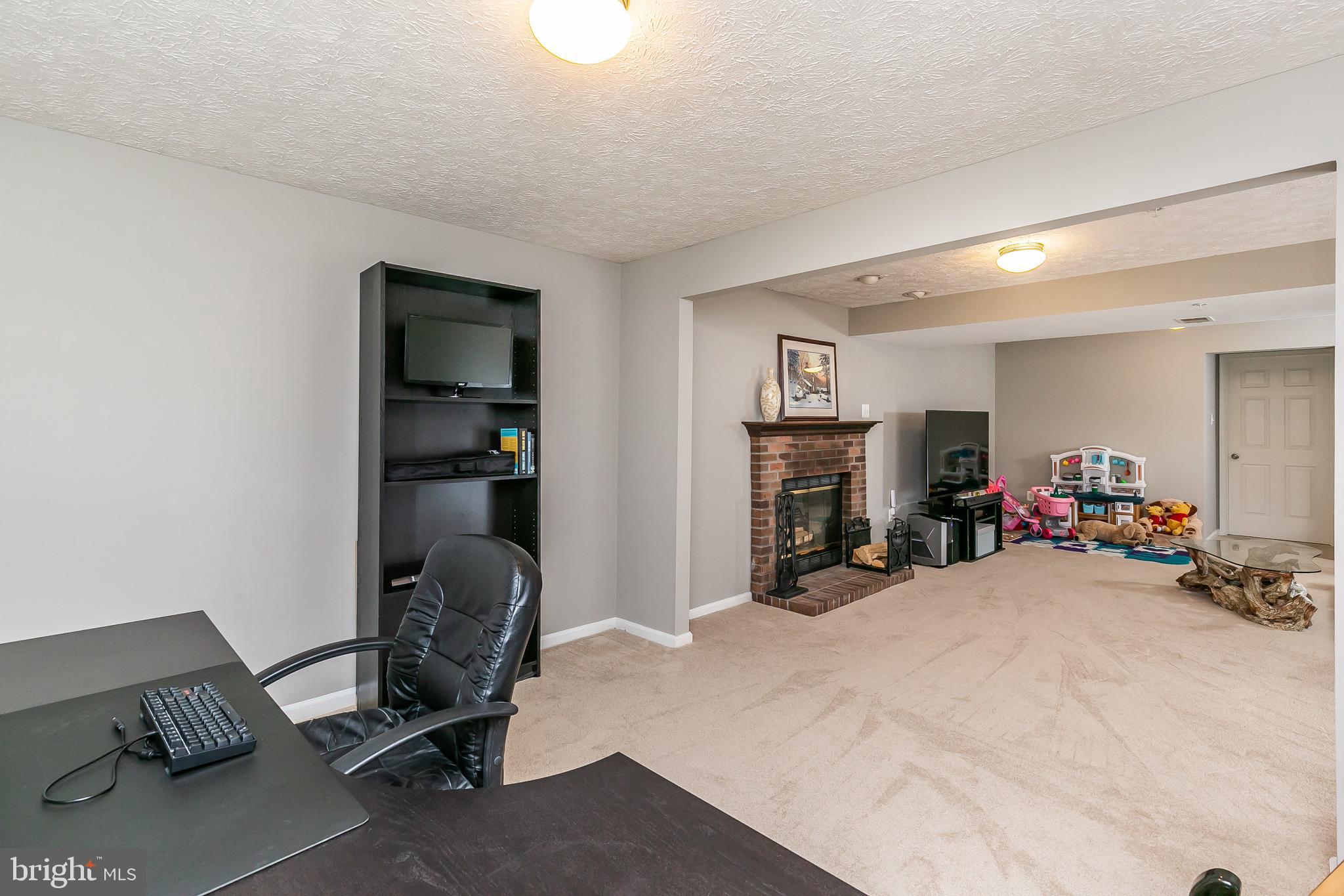 CONSTANT FRIENDSHIP - Residential