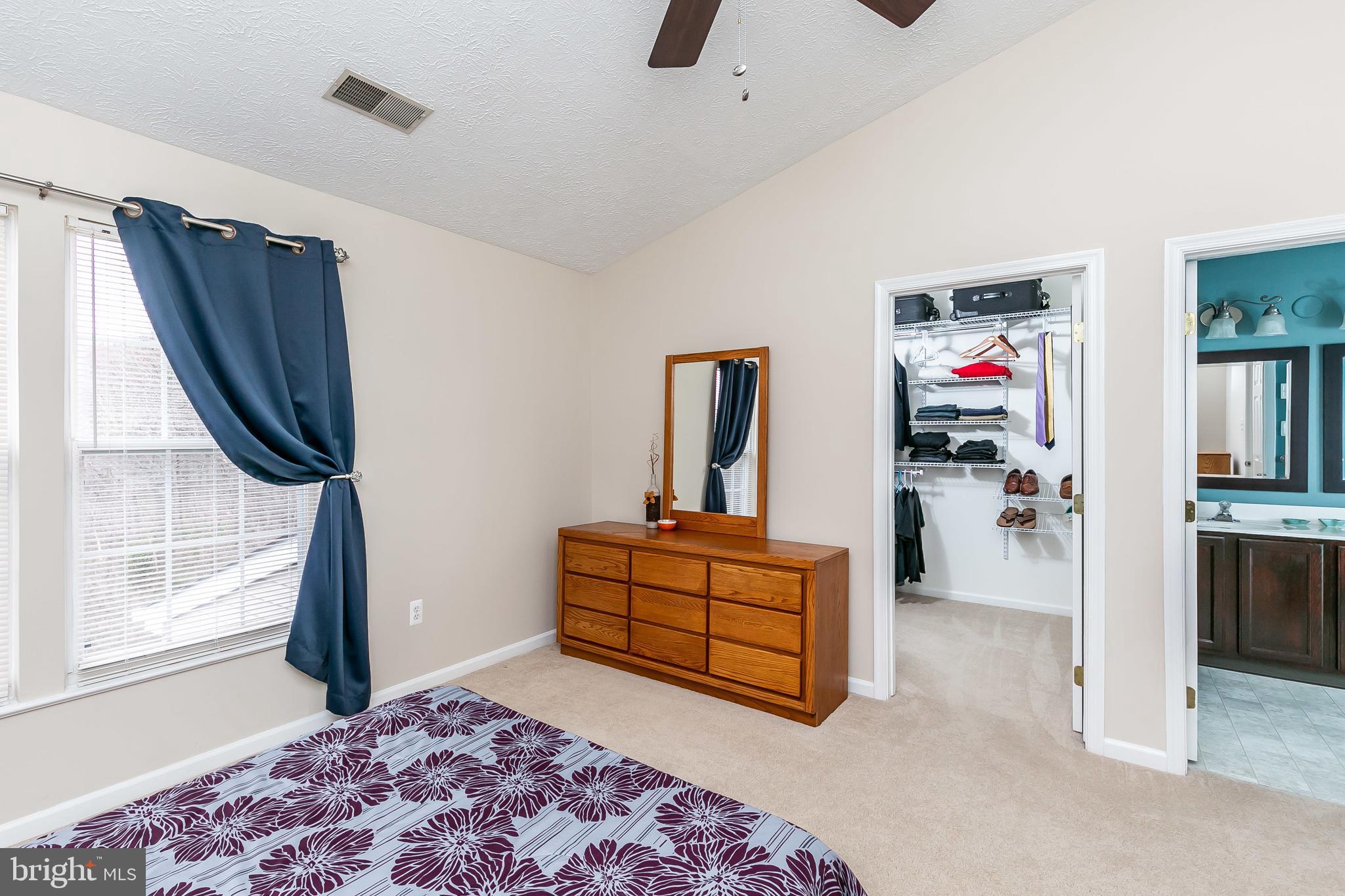 CONSTANT FRIENDSHIP - Residential