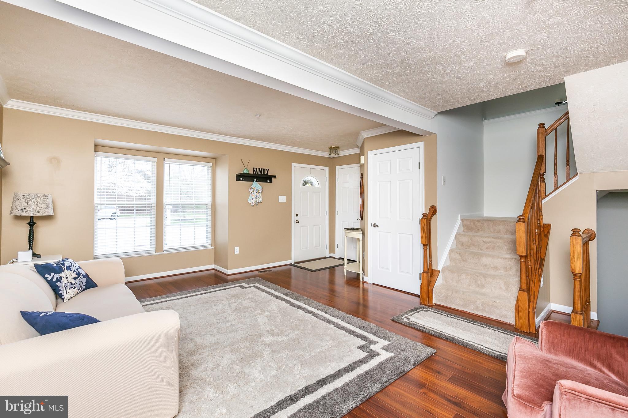 CONSTANT FRIENDSHIP - Residential