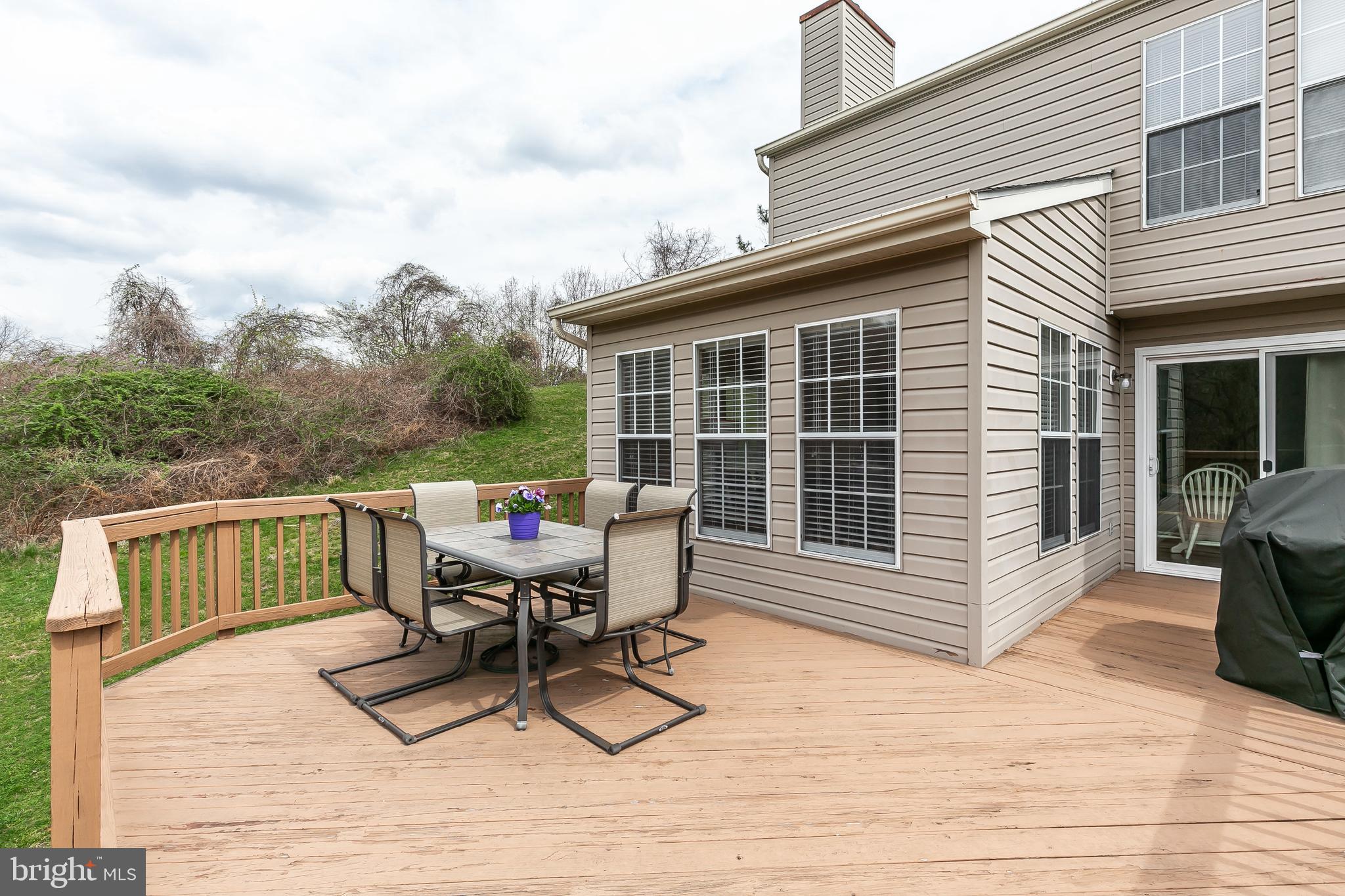 CONSTANT FRIENDSHIP - Residential