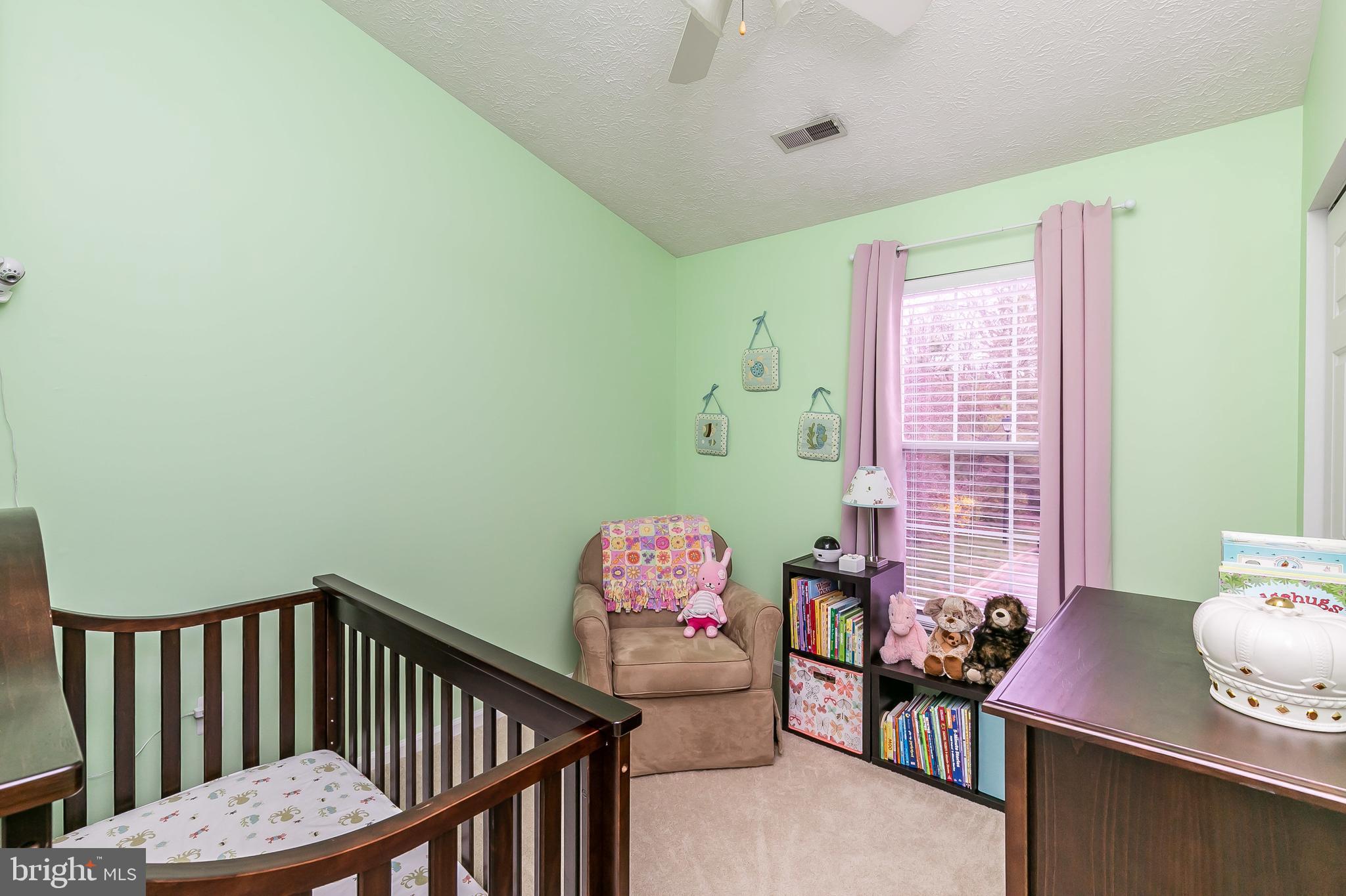 CONSTANT FRIENDSHIP - Residential