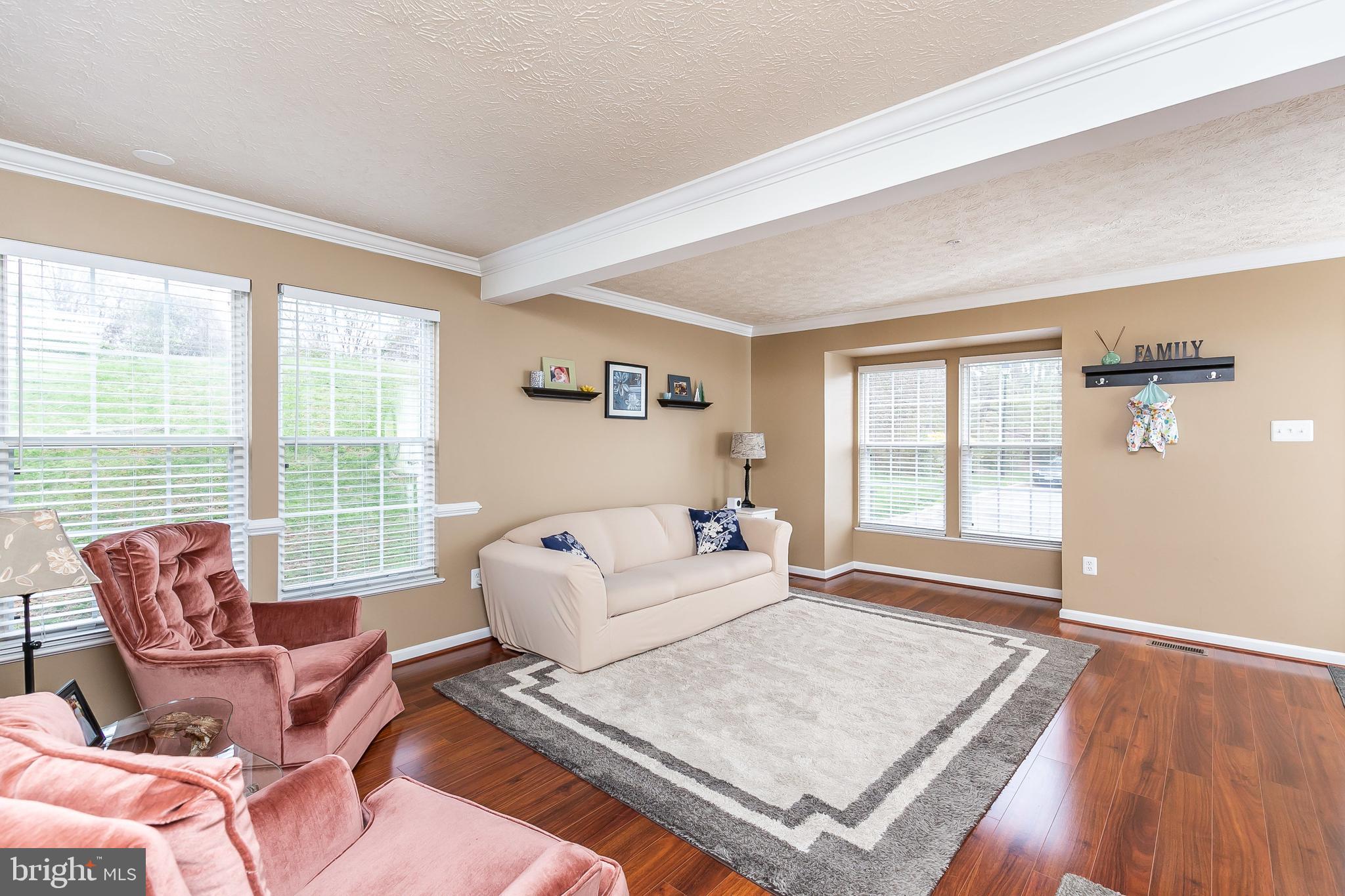 CONSTANT FRIENDSHIP - Residential