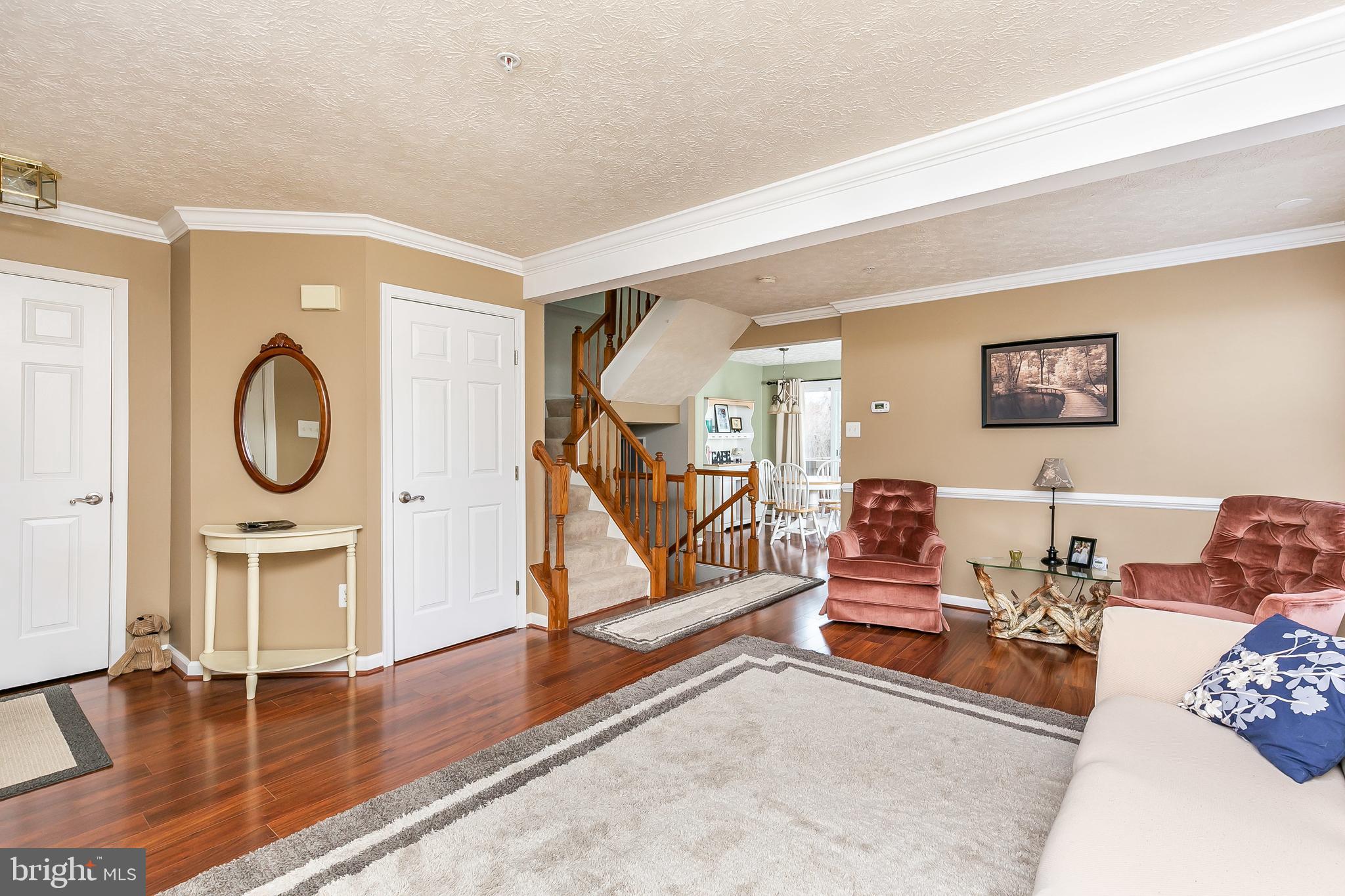 CONSTANT FRIENDSHIP - Residential