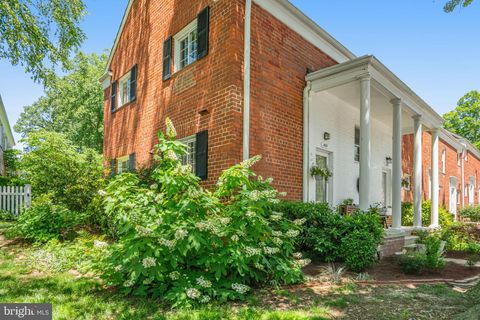1653 MOUNT EAGLE PLACE ALEXANDRIA VA 22302