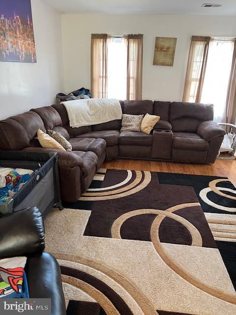 935 SHERWOOD COURT