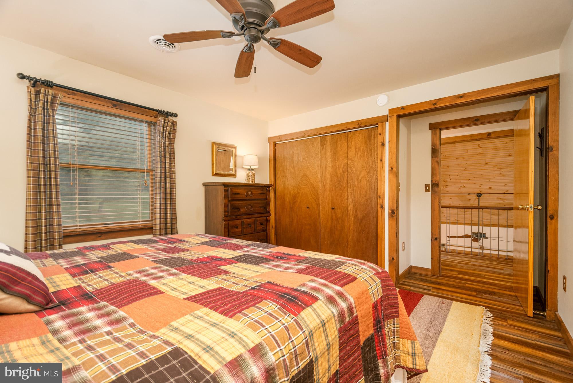 PARADISE POINT - Residential