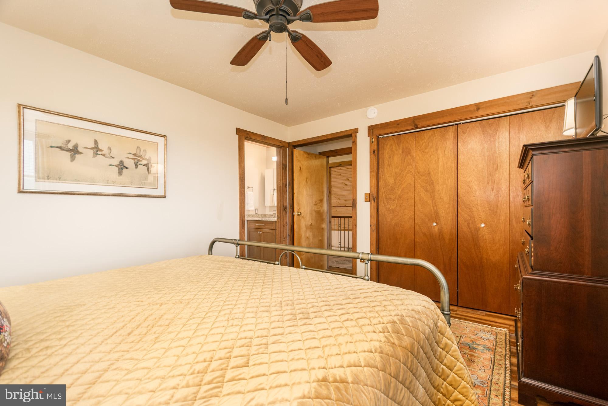 PARADISE POINT - Residential