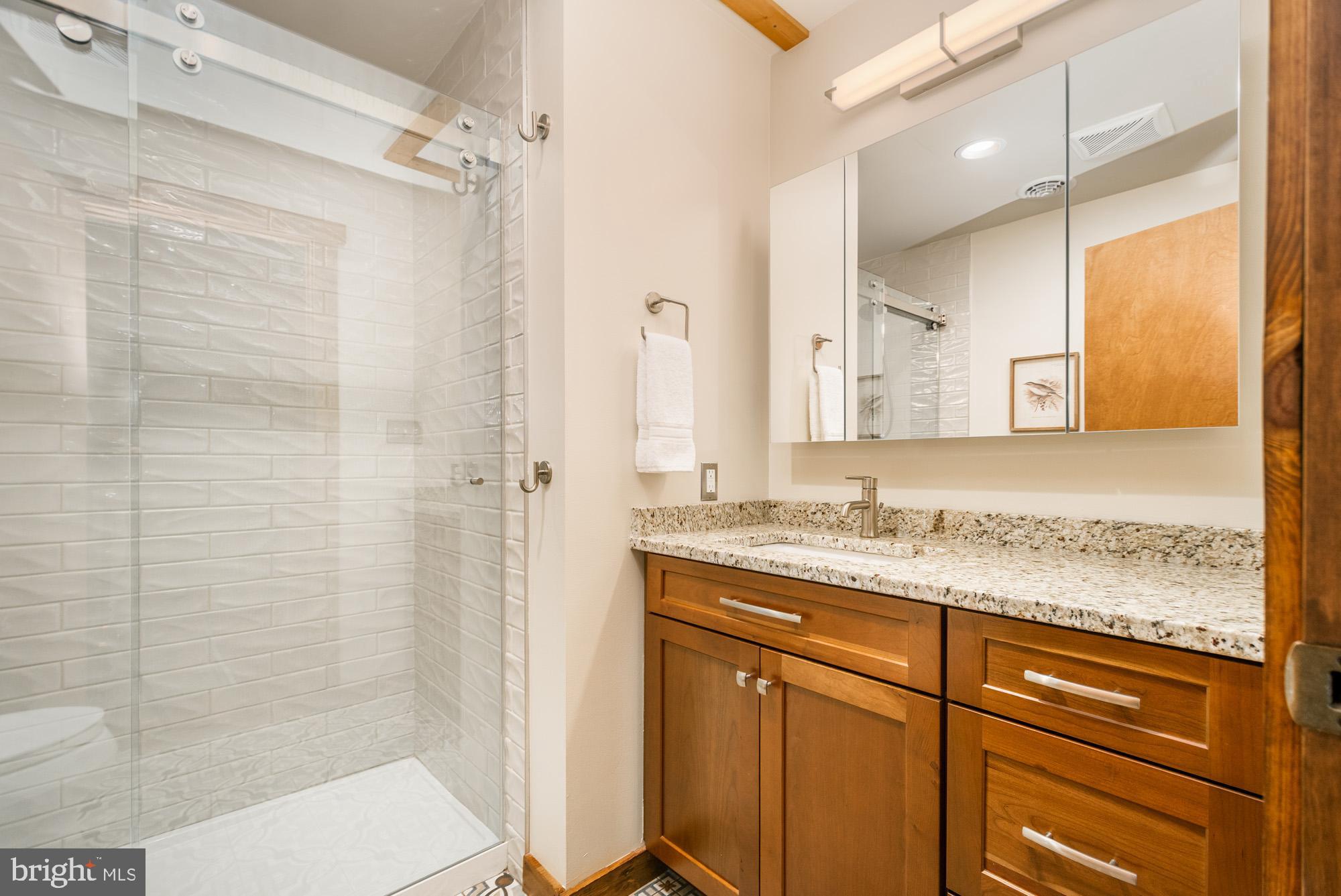 PARADISE POINT - Residential