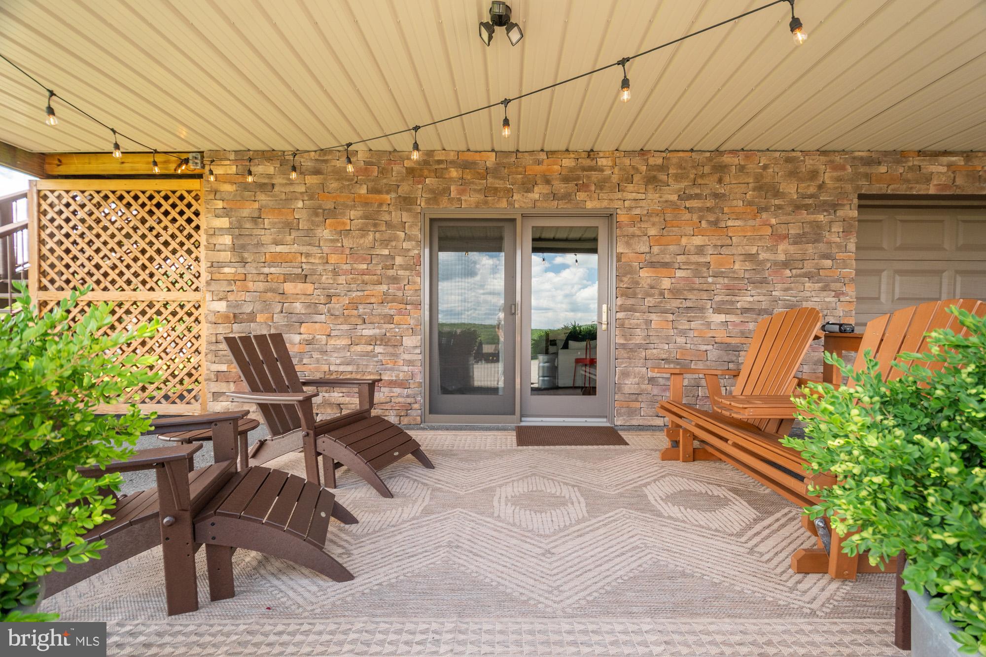 PARADISE POINT - Residential