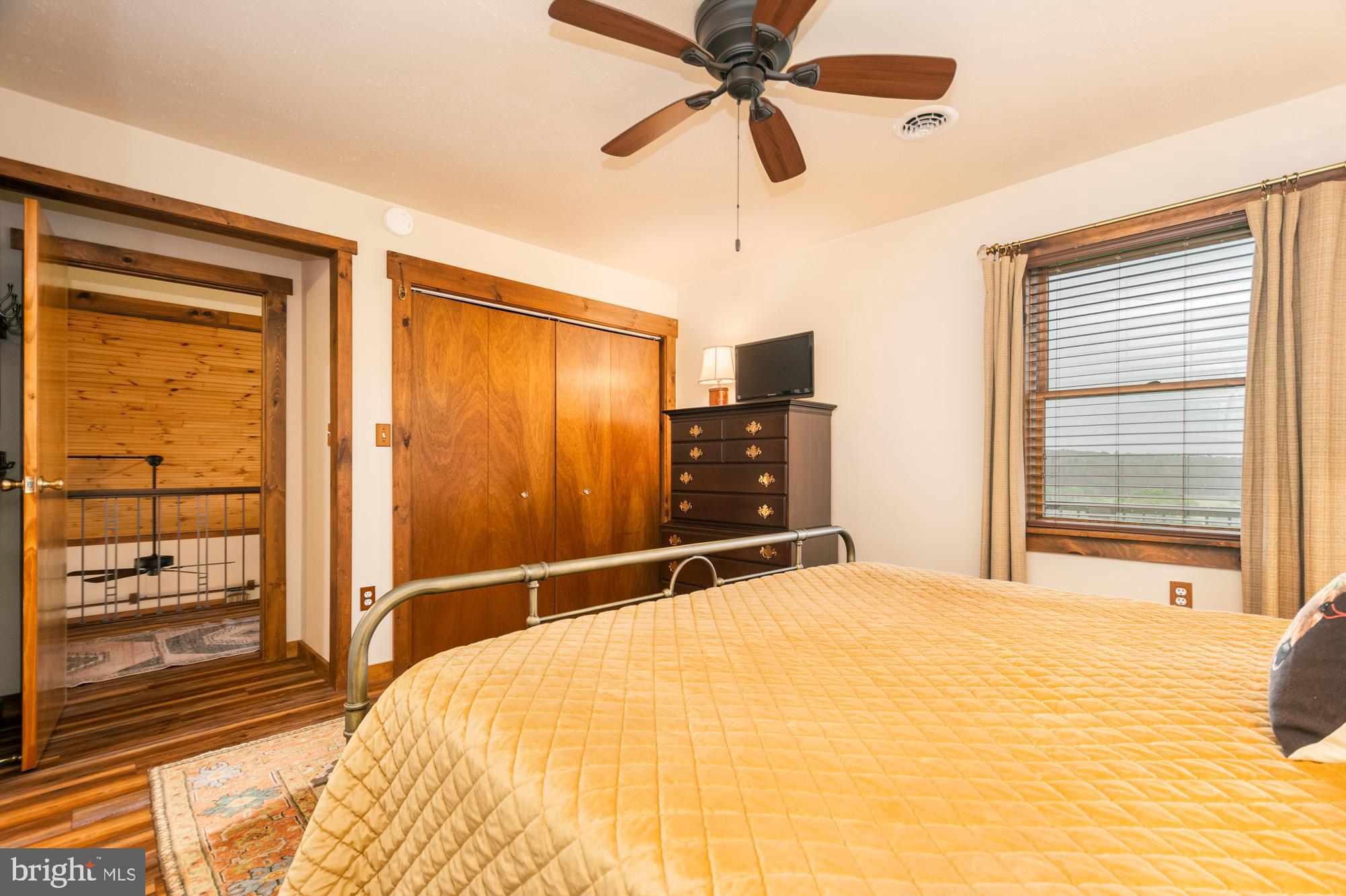 PARADISE POINT - Residential