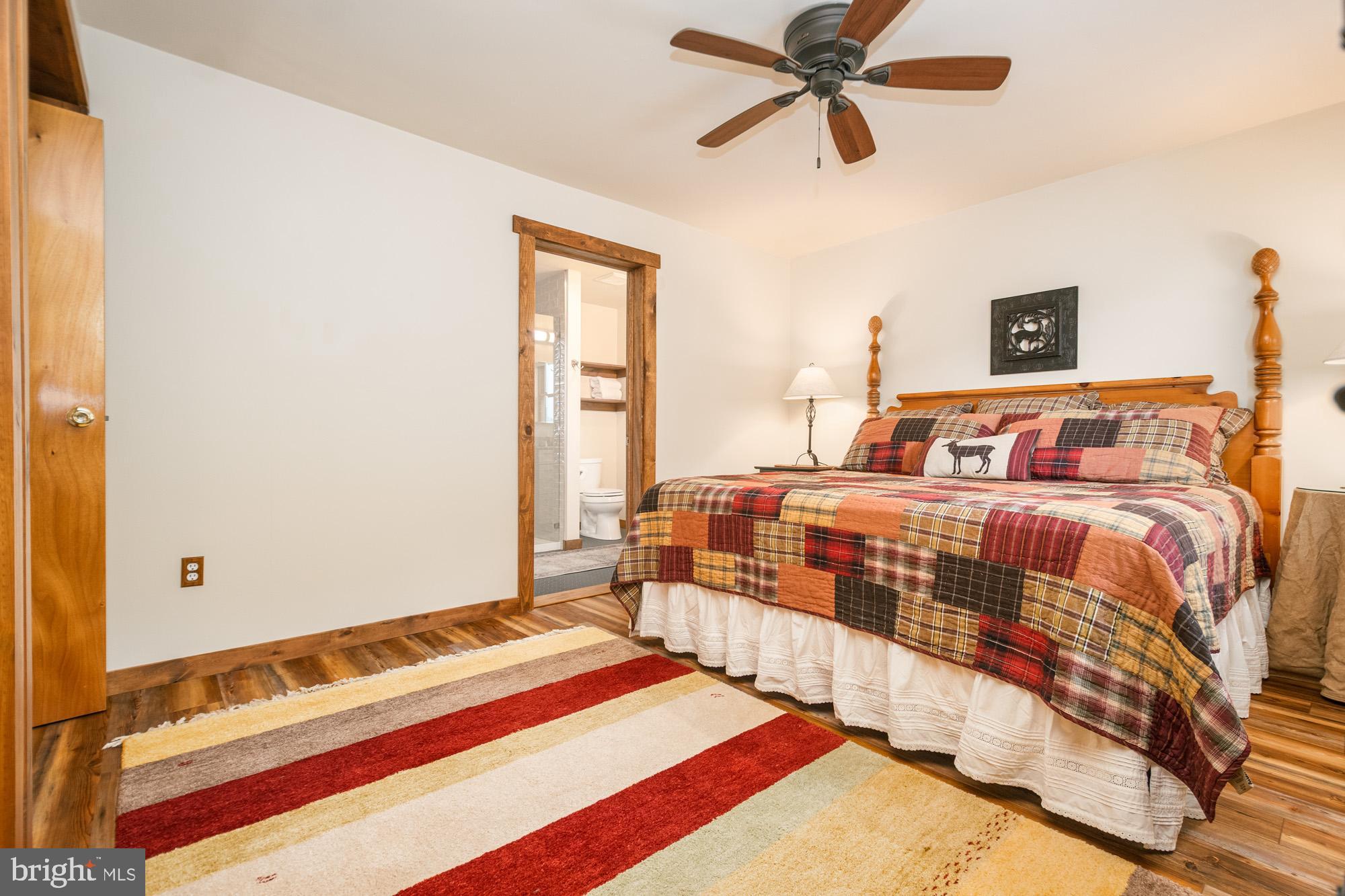 PARADISE POINT - Residential