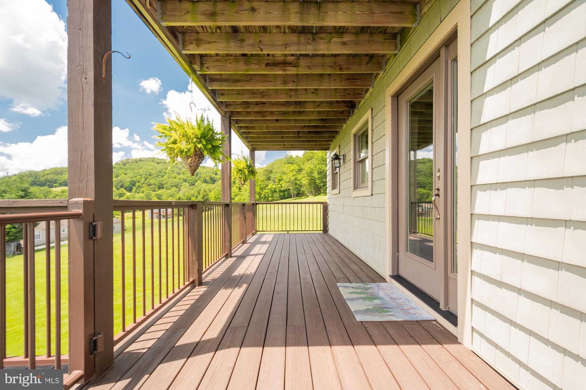 PARADISE POINT - Residential