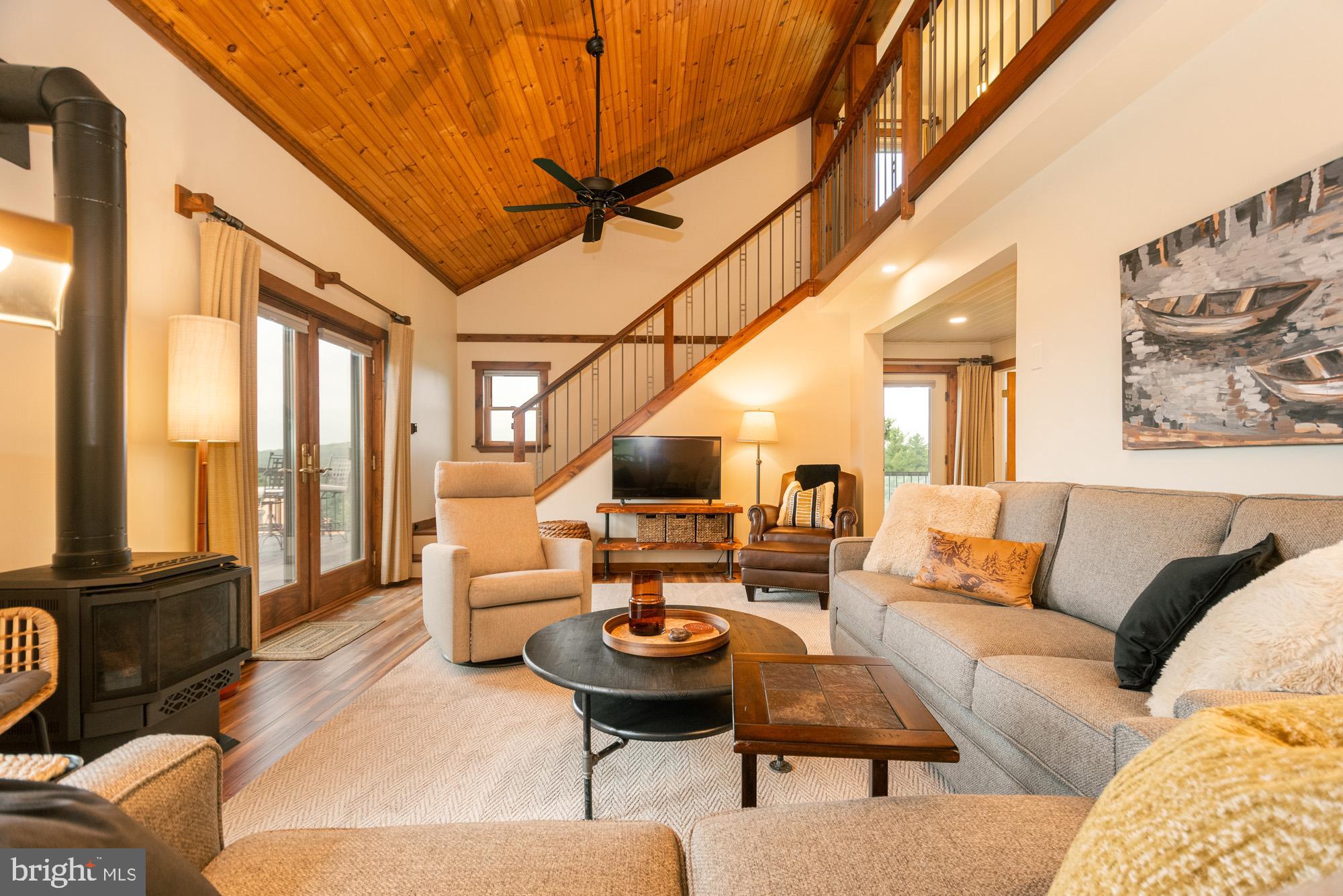 PARADISE POINT - Residential