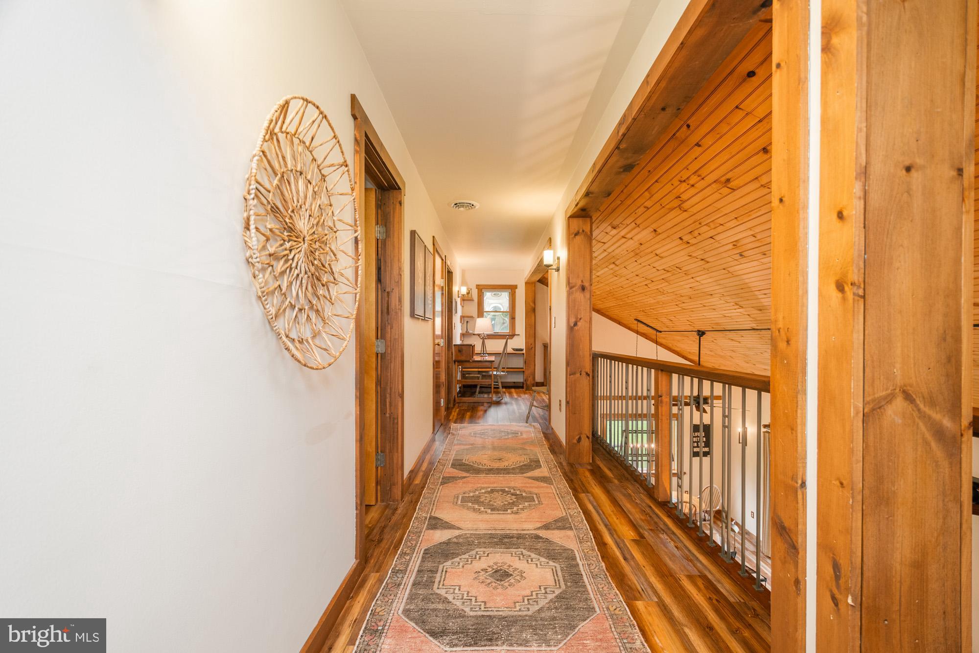 PARADISE POINT - Residential