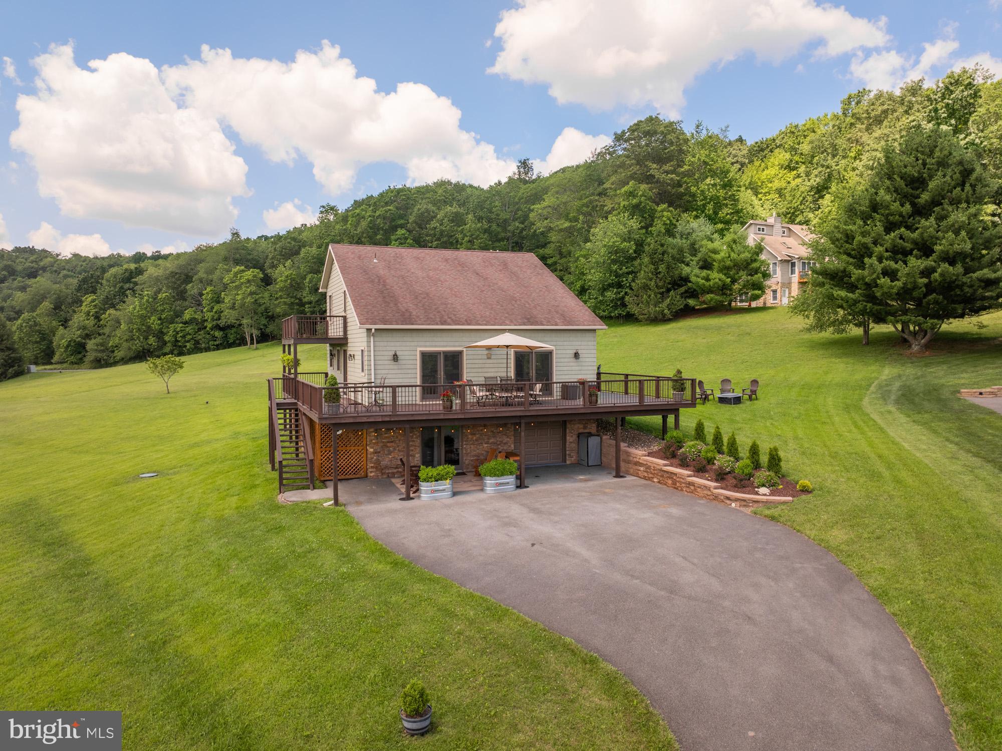 PARADISE POINT - Residential