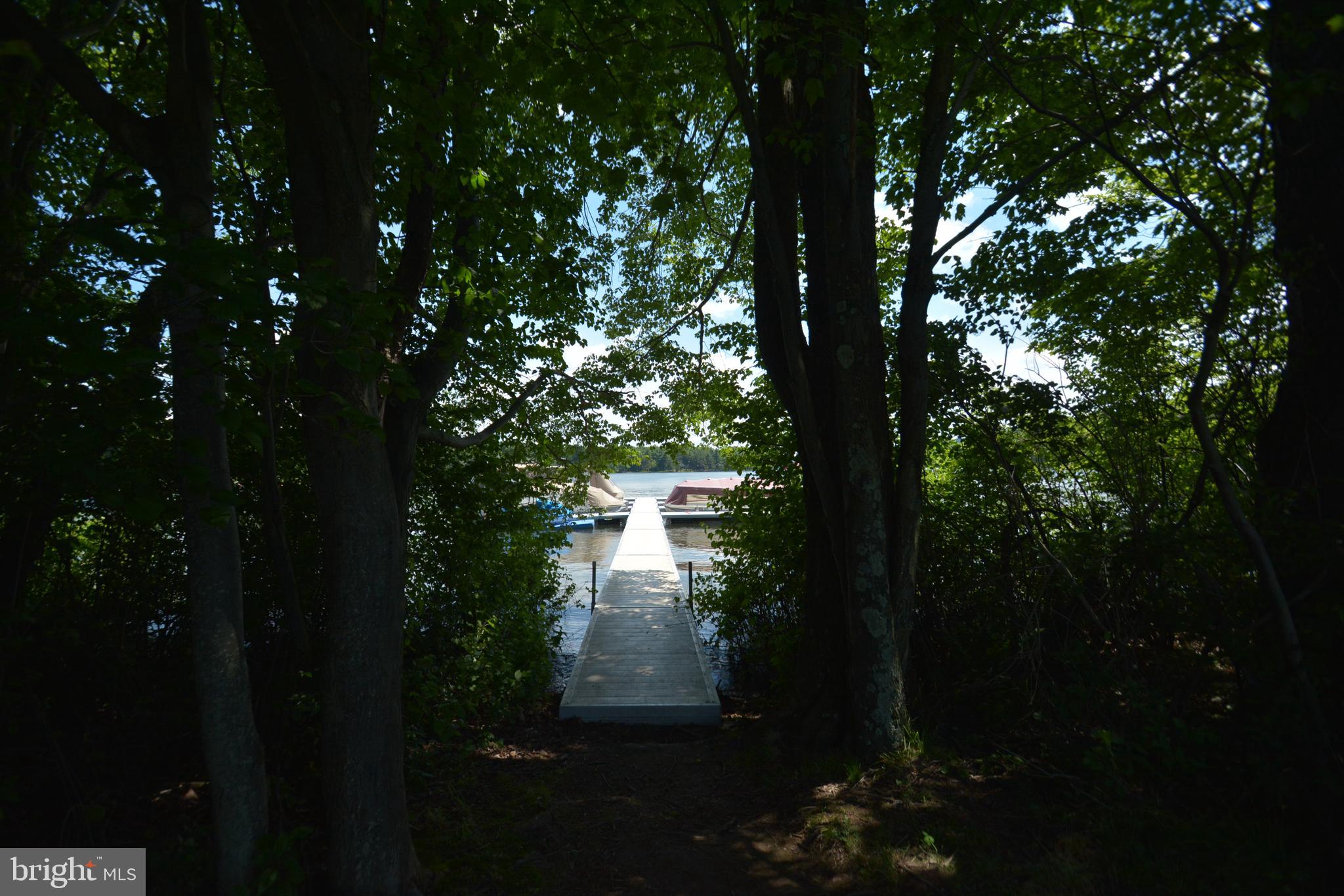 PARADISE POINT - Residential