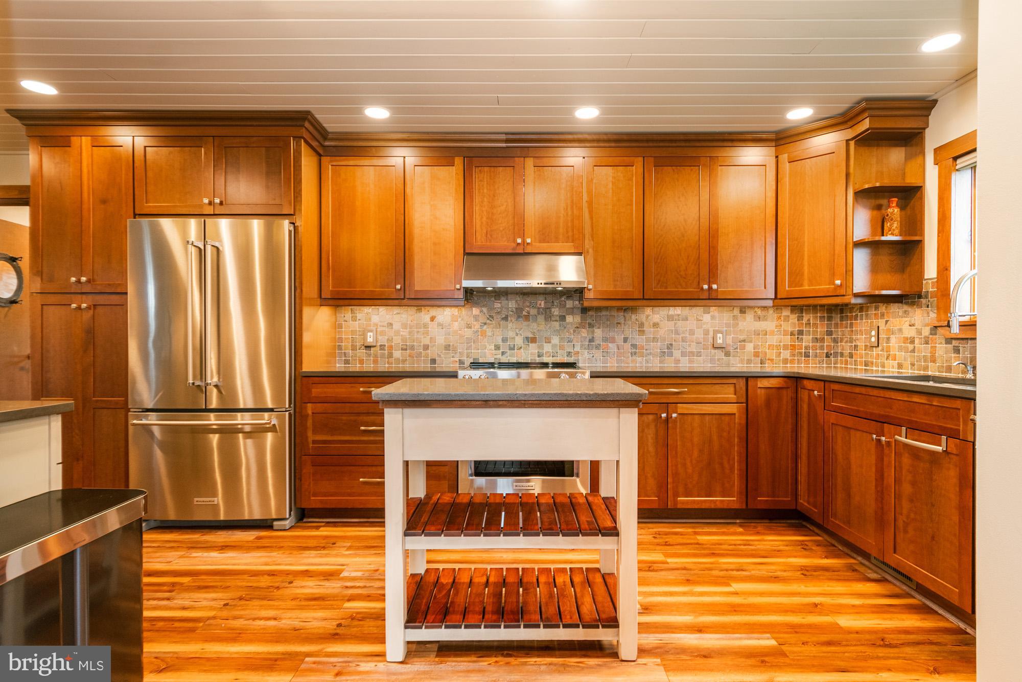 PARADISE POINT - Residential