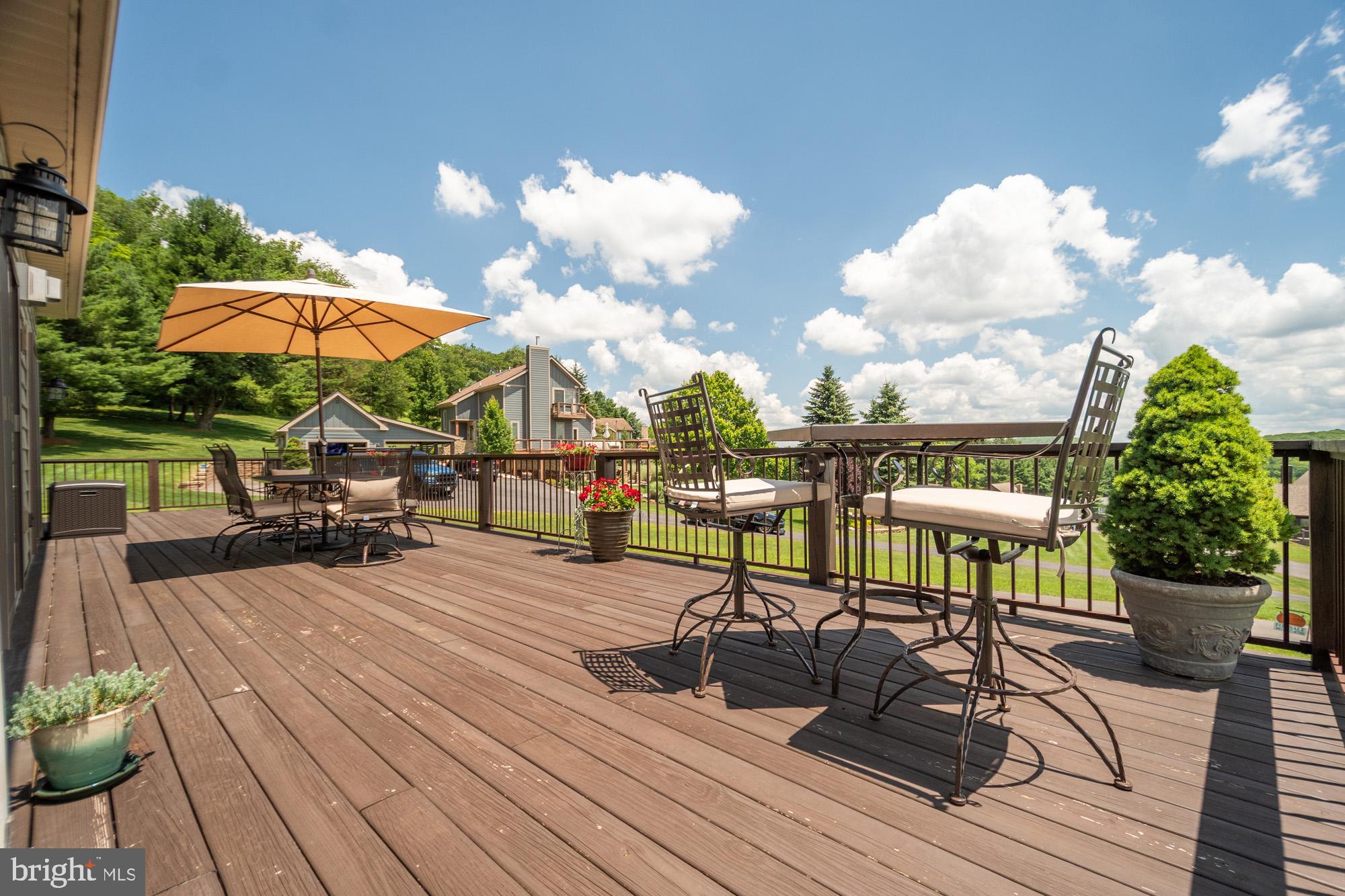 PARADISE POINT - Residential